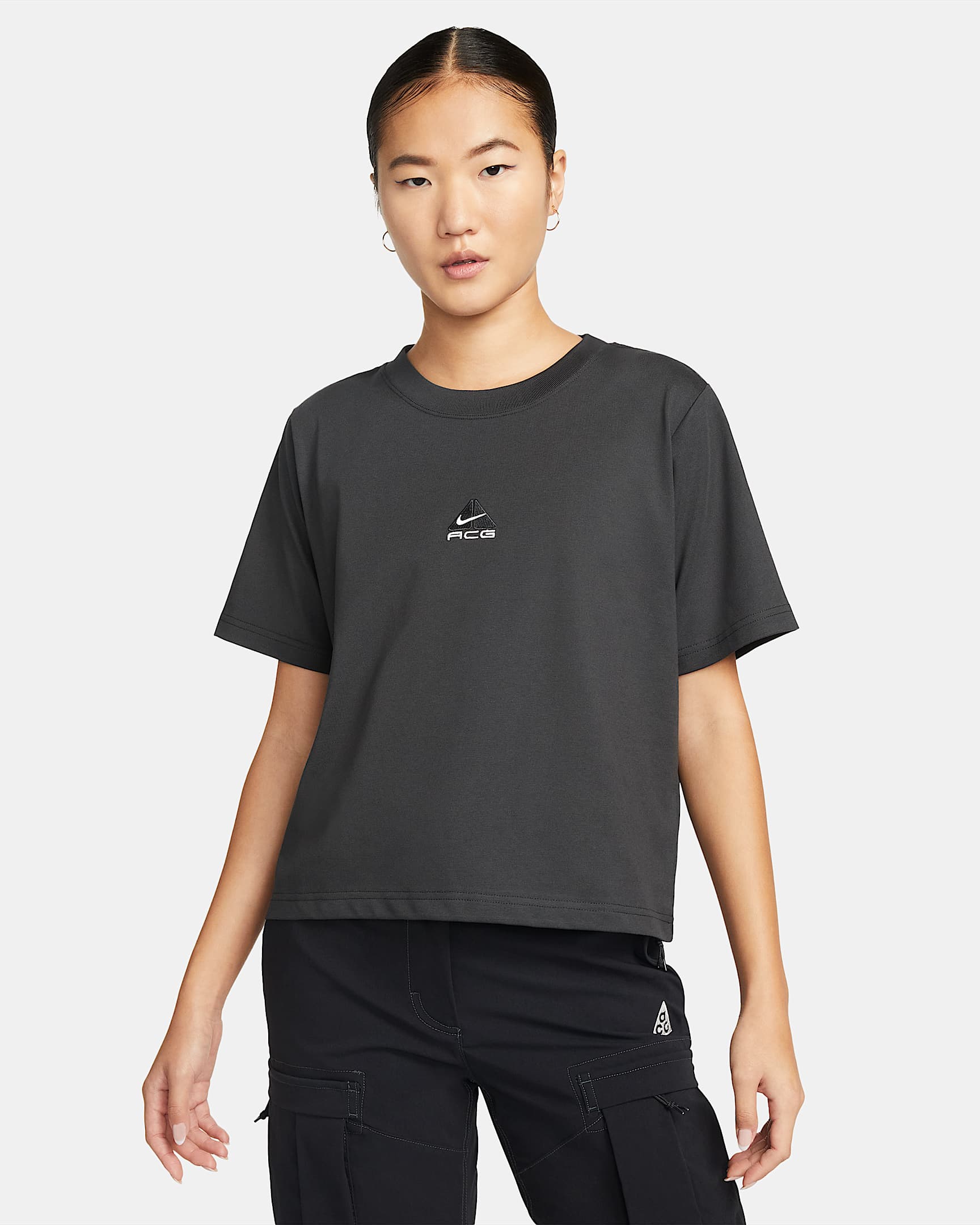 Nike ACG 女子短袖T恤 - 灰黑/暗烟灰