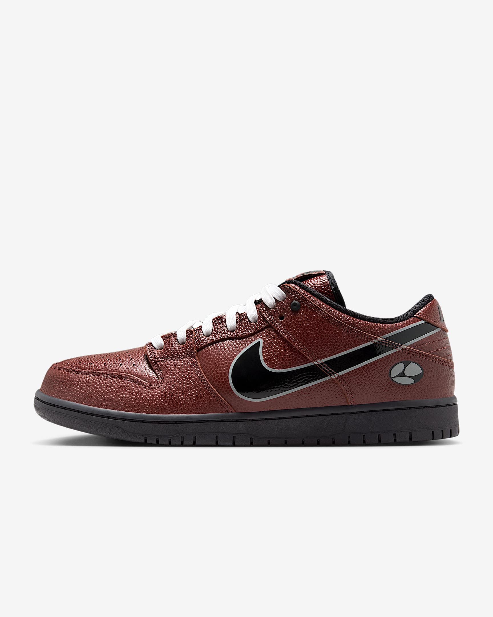 Nike SB Dunk Low Pro 男/女滑板鞋 - 小马棕/银/白色/黑