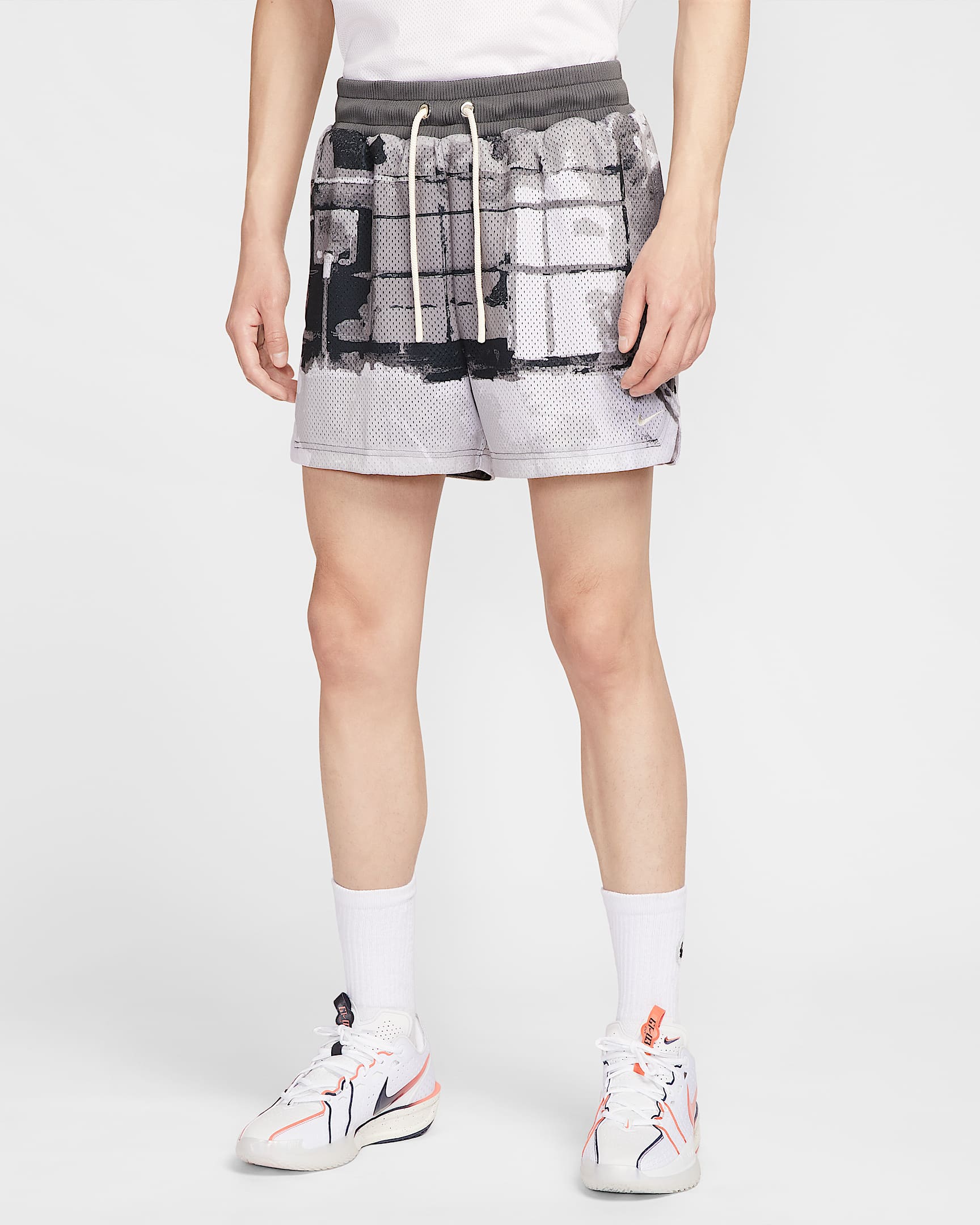 Nike Dri-FIT 男子速干网眼布篮球短裤 - 铁灰/淡象牙白
