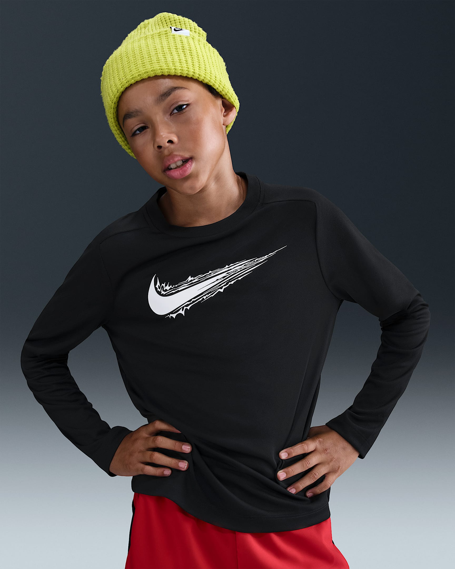 Nike Multi Dri-FIT 大童(男孩)速干长袖上衣 - 黑/白色