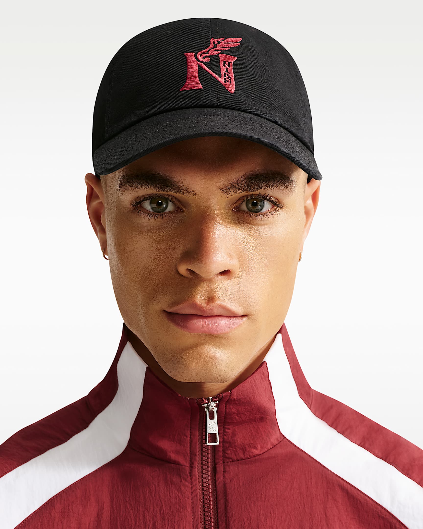 Nike Club 马年限定脱缰系列新年款软顶运动帽 - 黑/深队红