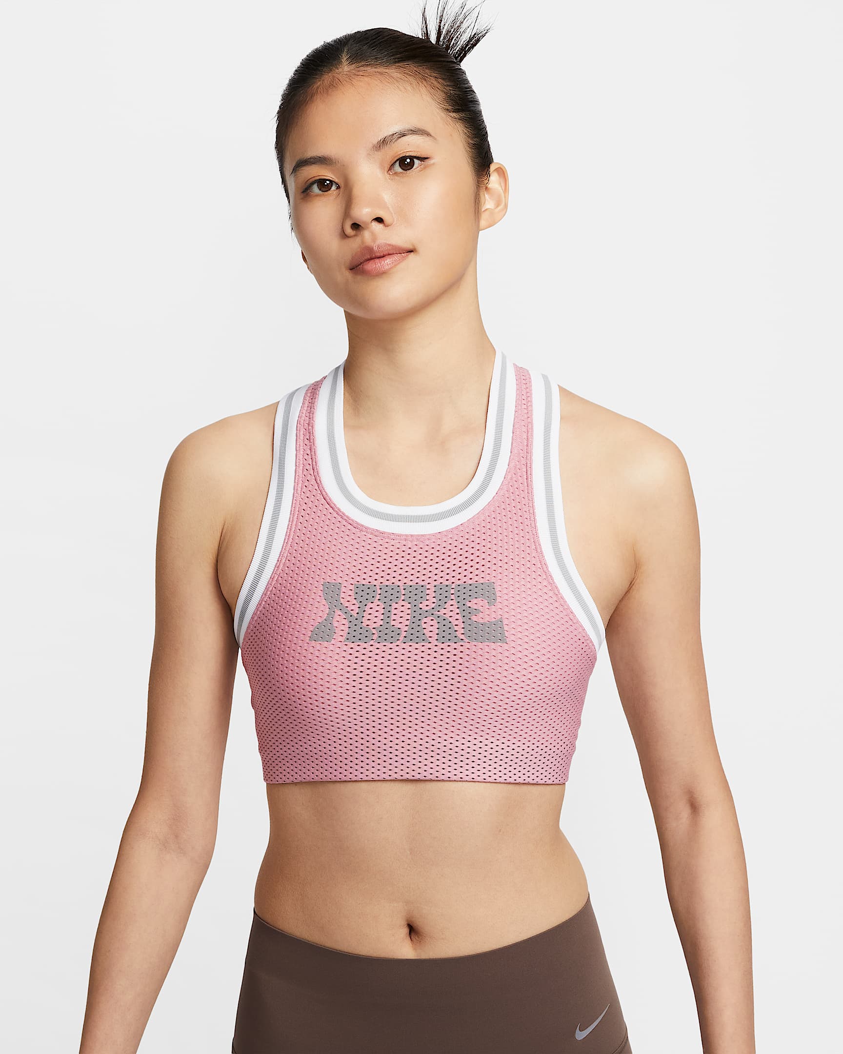 Nike 夏日轻醒系列女子低强度支撑速干衬垫球衣风格运动内衣 - 元素粉