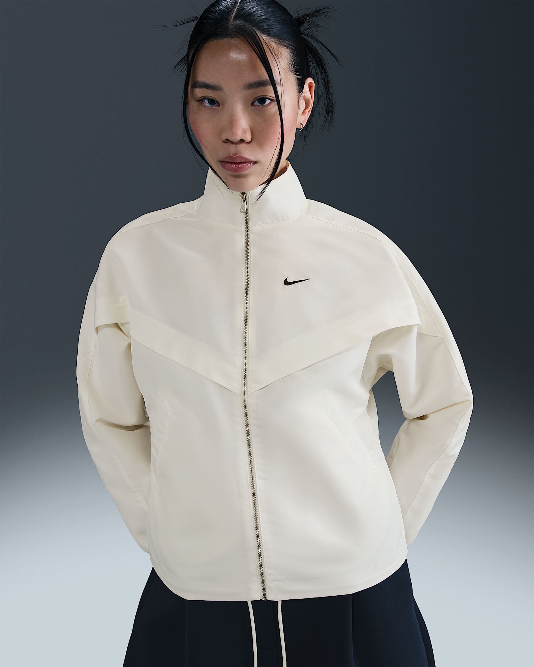 Nike Sportswear Windrunner 女子夹克 - 帆白/黑