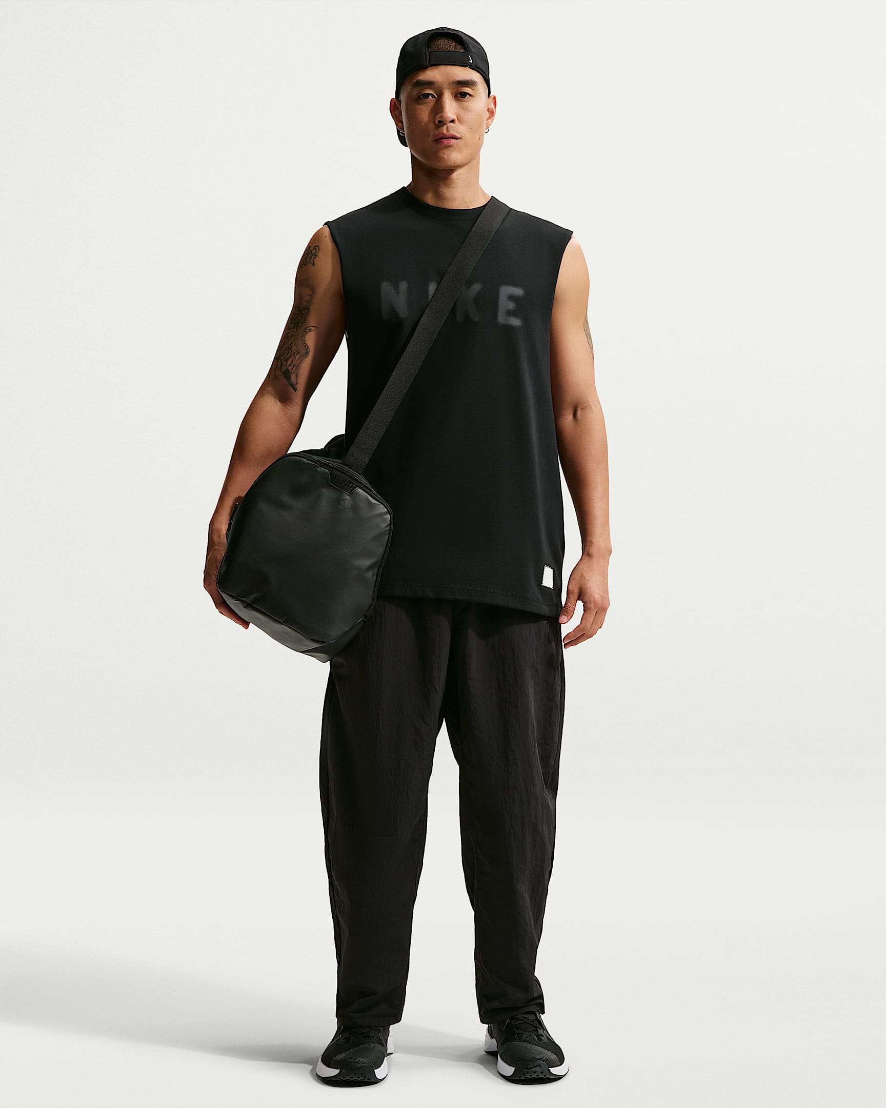 Nike N.A.C. Dri-FIT 男子速干梭织训练长裤 - 黑/淡象牙白/黑