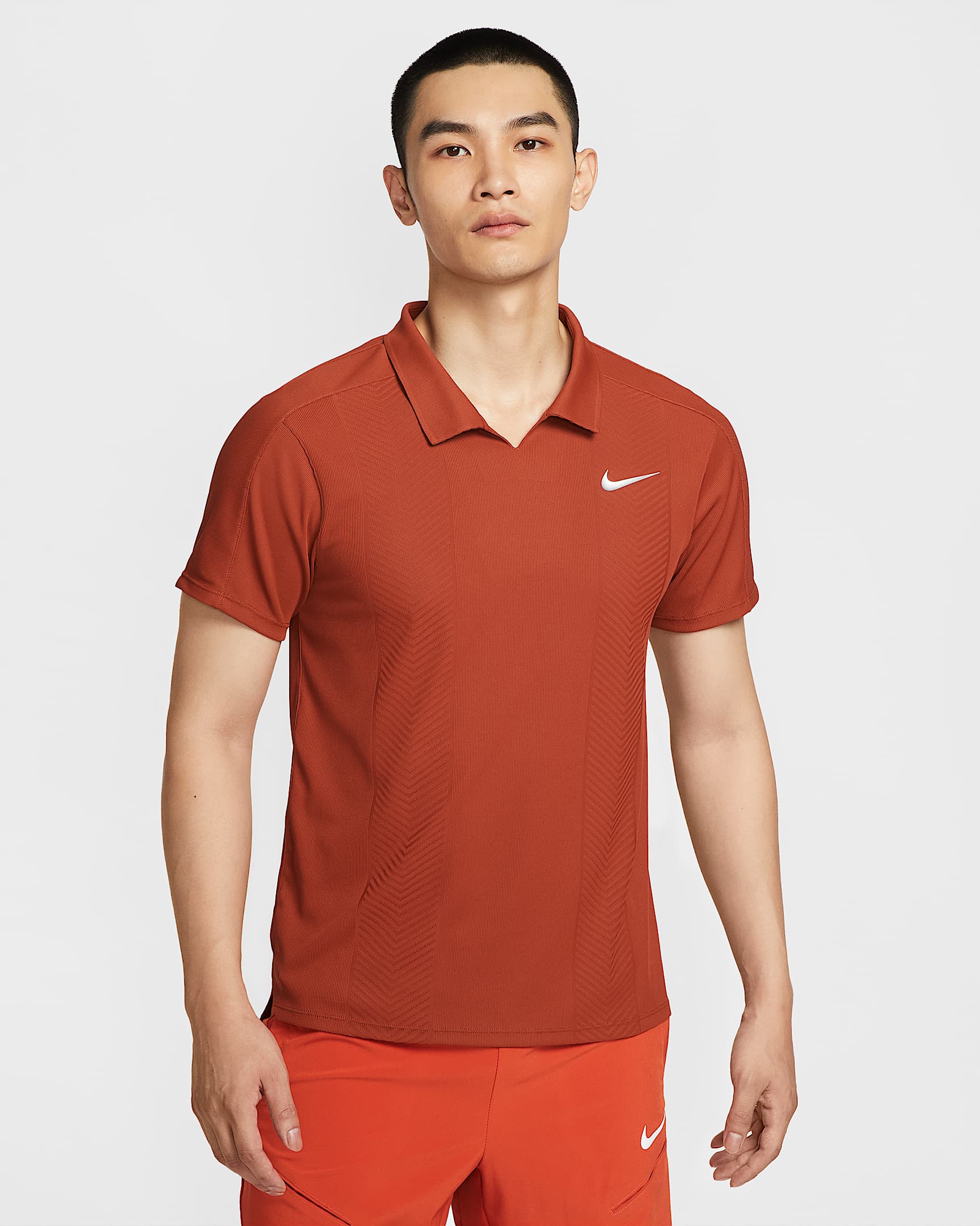 NikeCourt Slam Dri-FIT ADV 男子速干网球翻领T恤 - 暗橙色