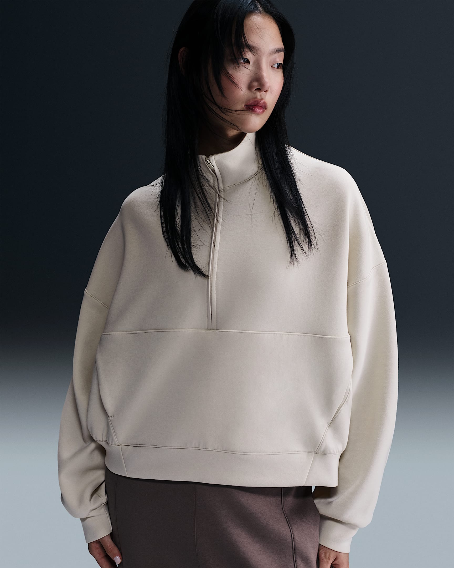 Nike 24.7 ImpossiblySoft Dri-FIT 女子 Oversize 风速干半长拉链开襟上衣 - 浅土褐/浅铁矿石灰