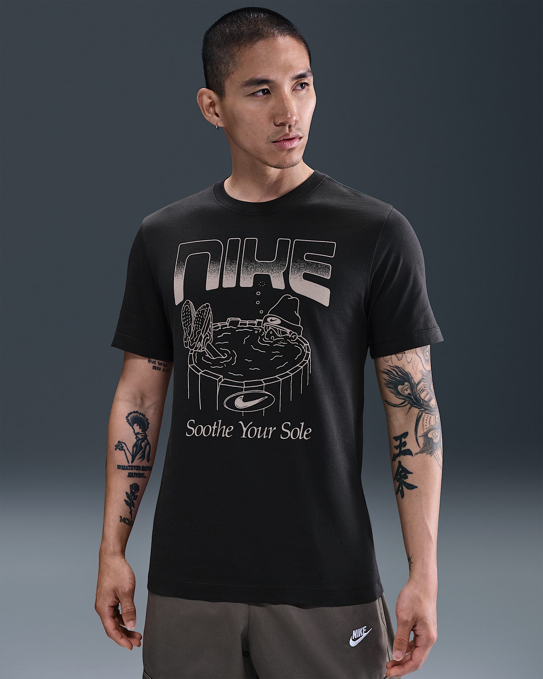Nike Sportswear 男子T恤 - 灰黑
