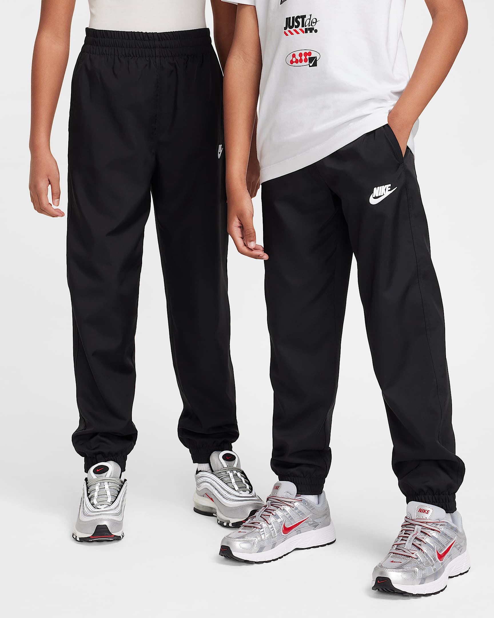 Nike Sportswear Club 大童梭织长裤 - 黑/白色