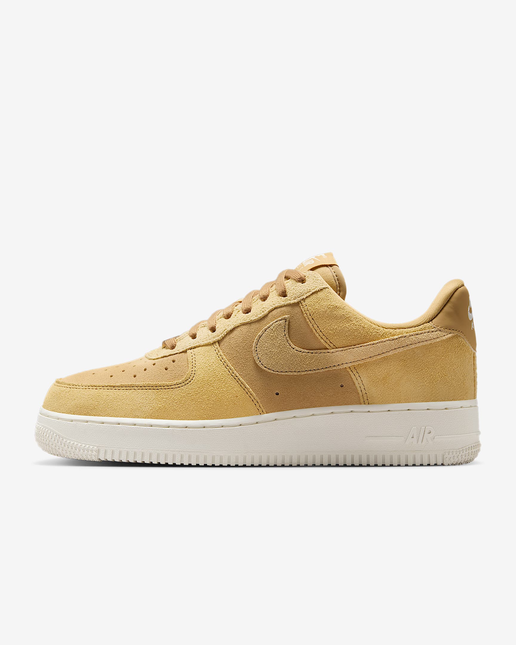 Nike Air Force 1 '07 女子空军一号运动鞋 - 俱乐部金/帆白/俱乐部金
