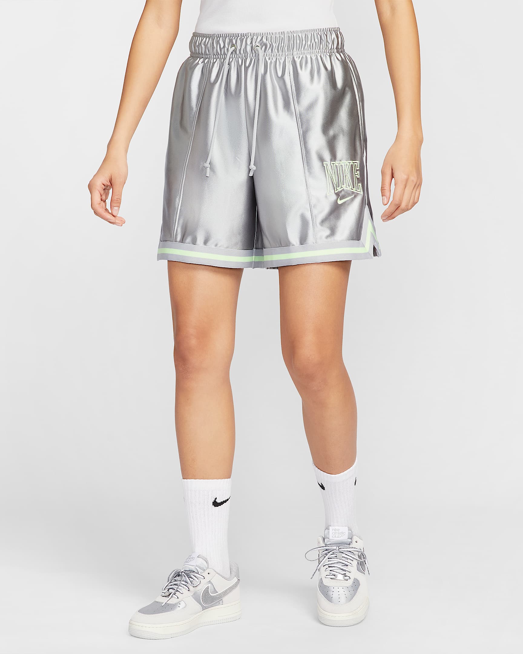 Nike Sportswear 女子宽松中腰图案短裤 - 浅烟灰/微黄绿/微黄绿