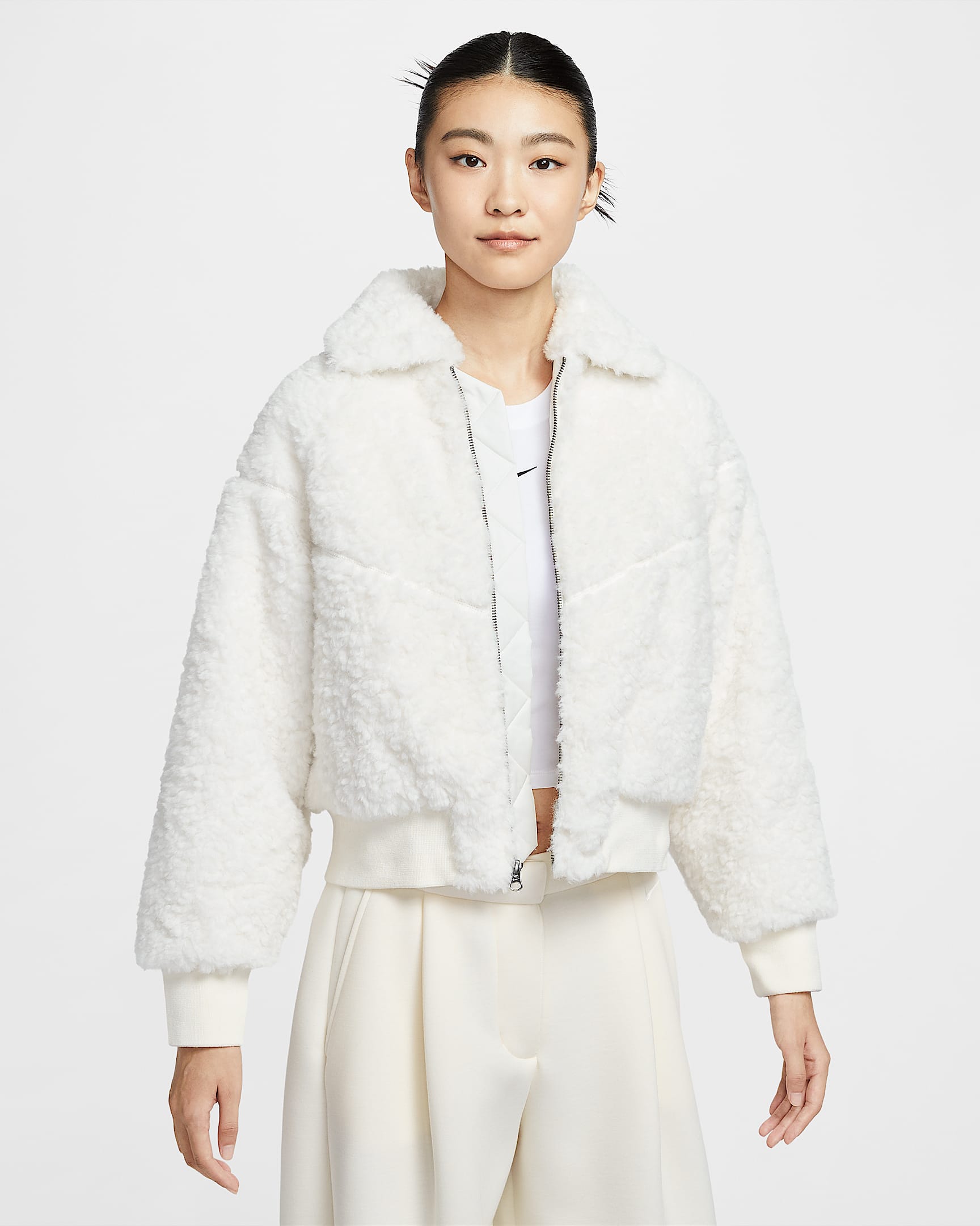 Nike Sportswear Essential 女子仿羊羔绒宽松短夹克 - 帆白/黑