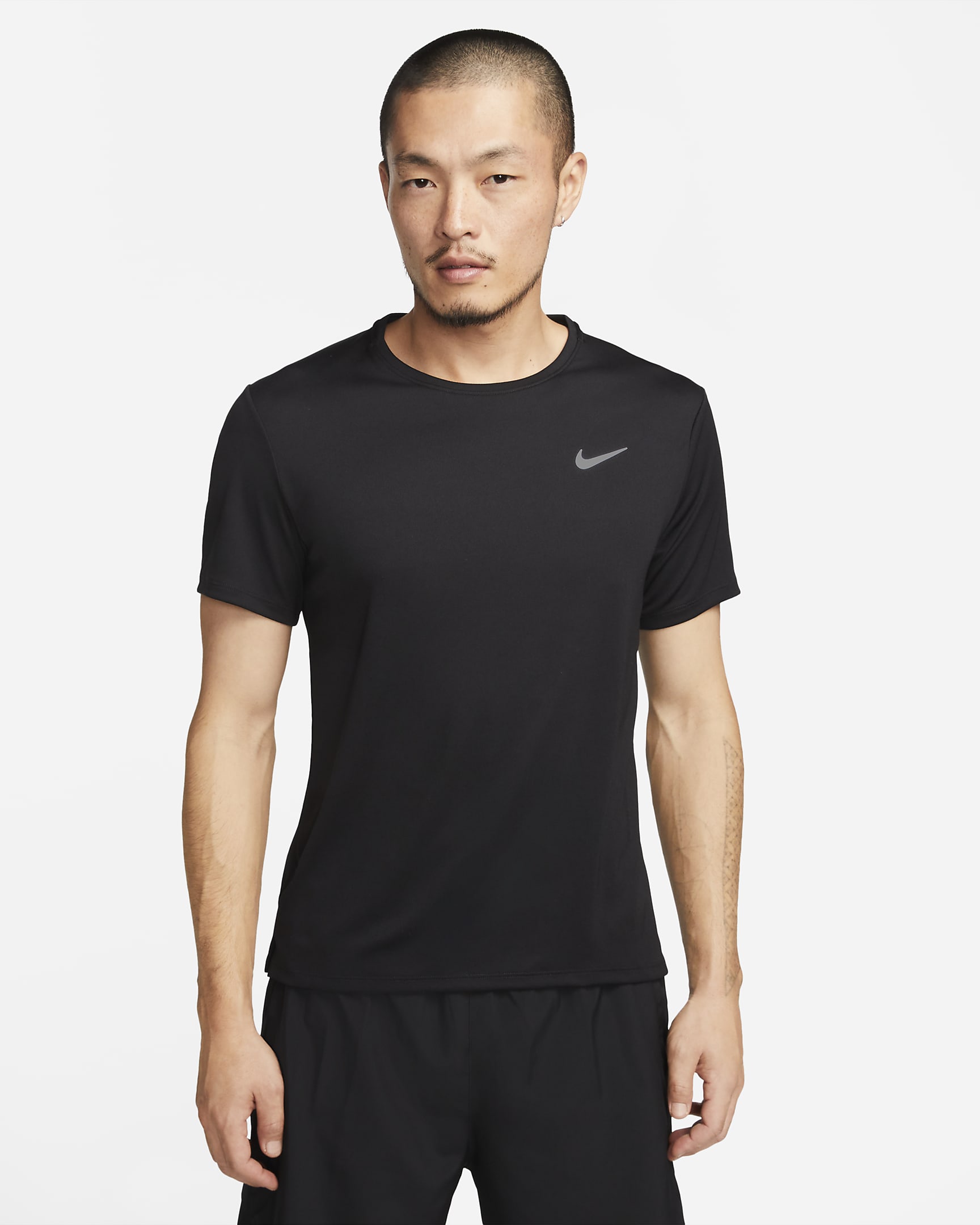 Nike Dri-FIT UV Miler 男子透气防晒速干短袖跑步上衣 - 黑