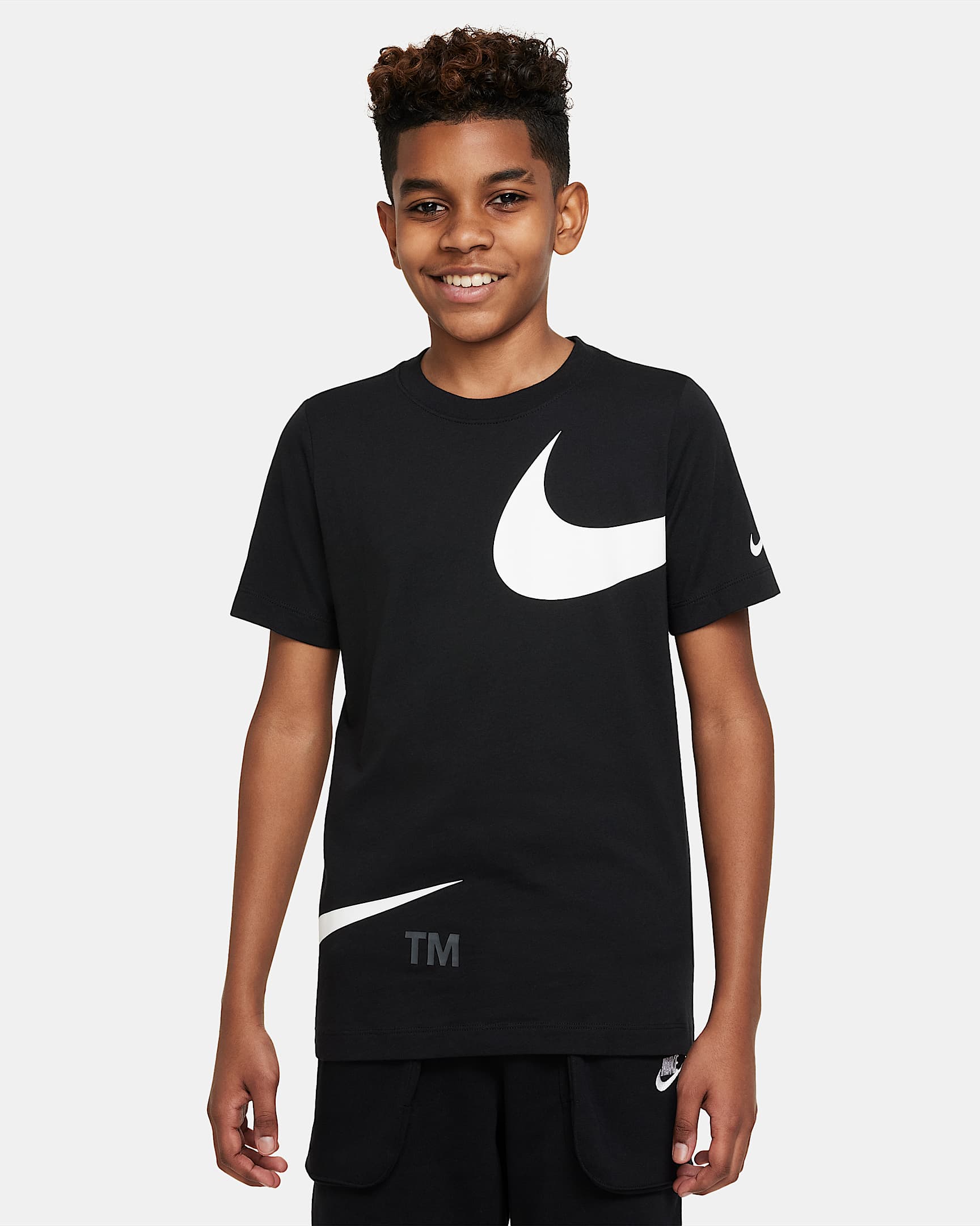 Nike Sportswear 大童(男孩)T恤 - 黑