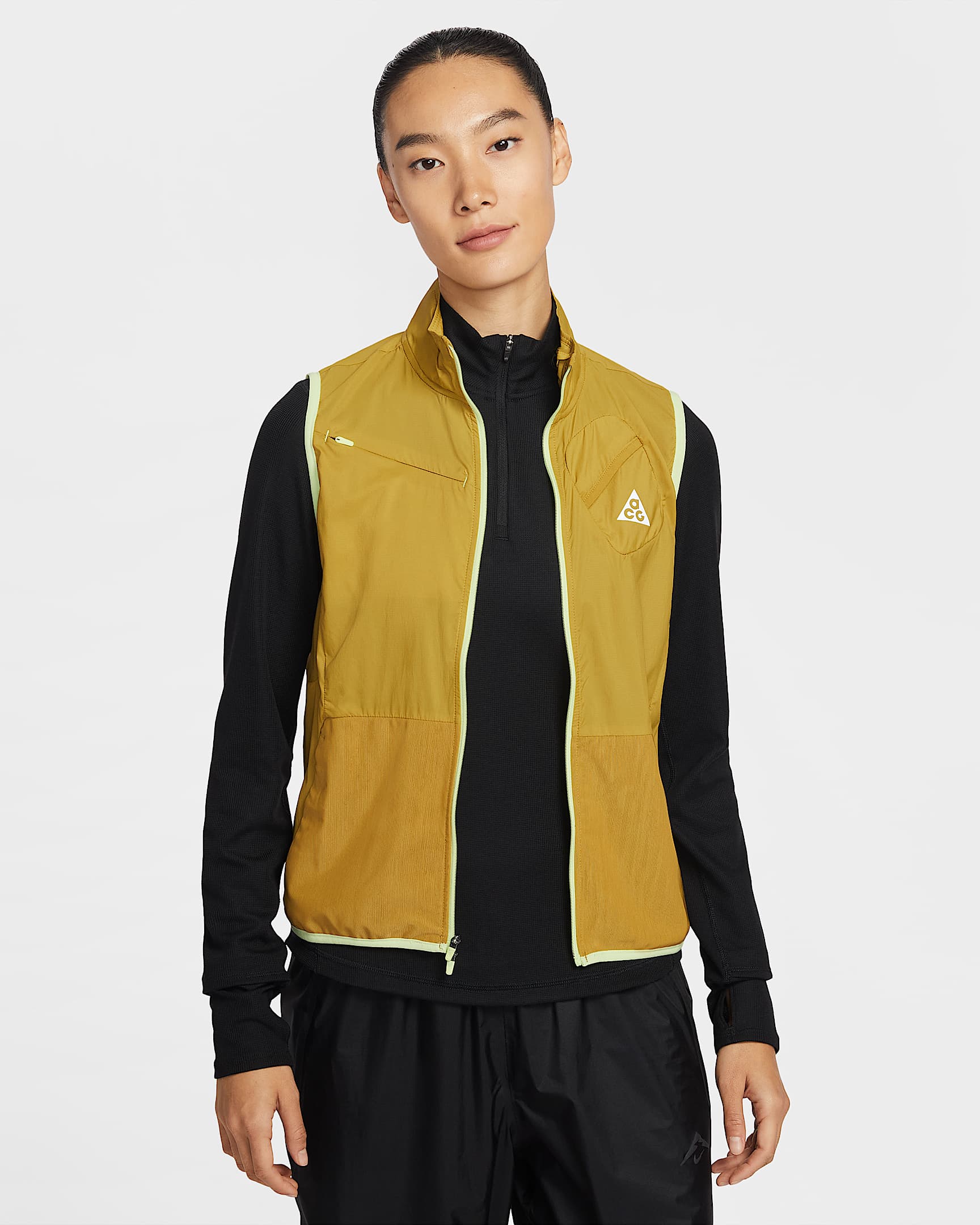 Nike ACG 女子越野跑步马甲 - 泥煤苔黄/浅柠色/尘光子色/山峰白