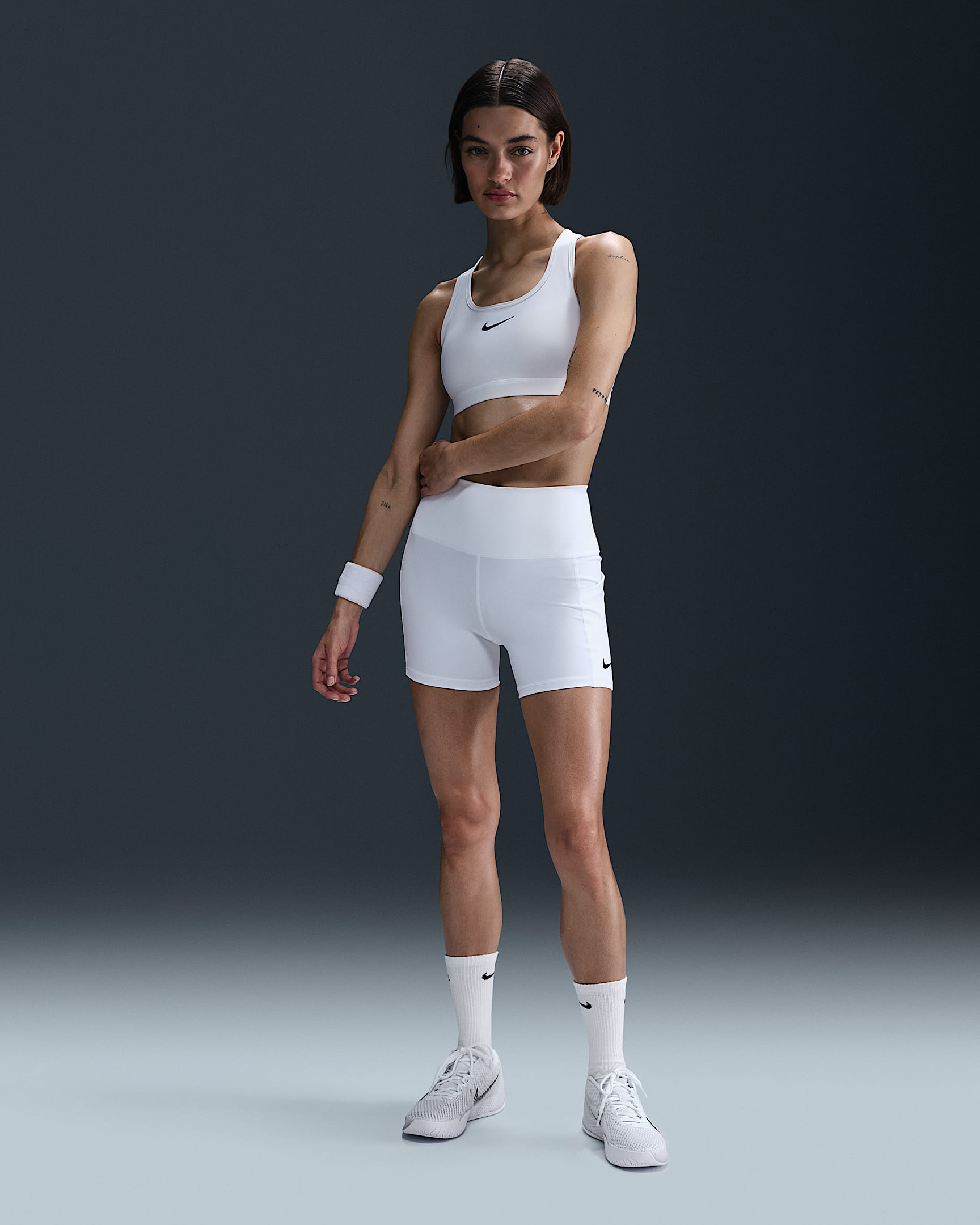 NikeCourt Dri-FIT 女子速干口袋网球短裤 - 白色/黑