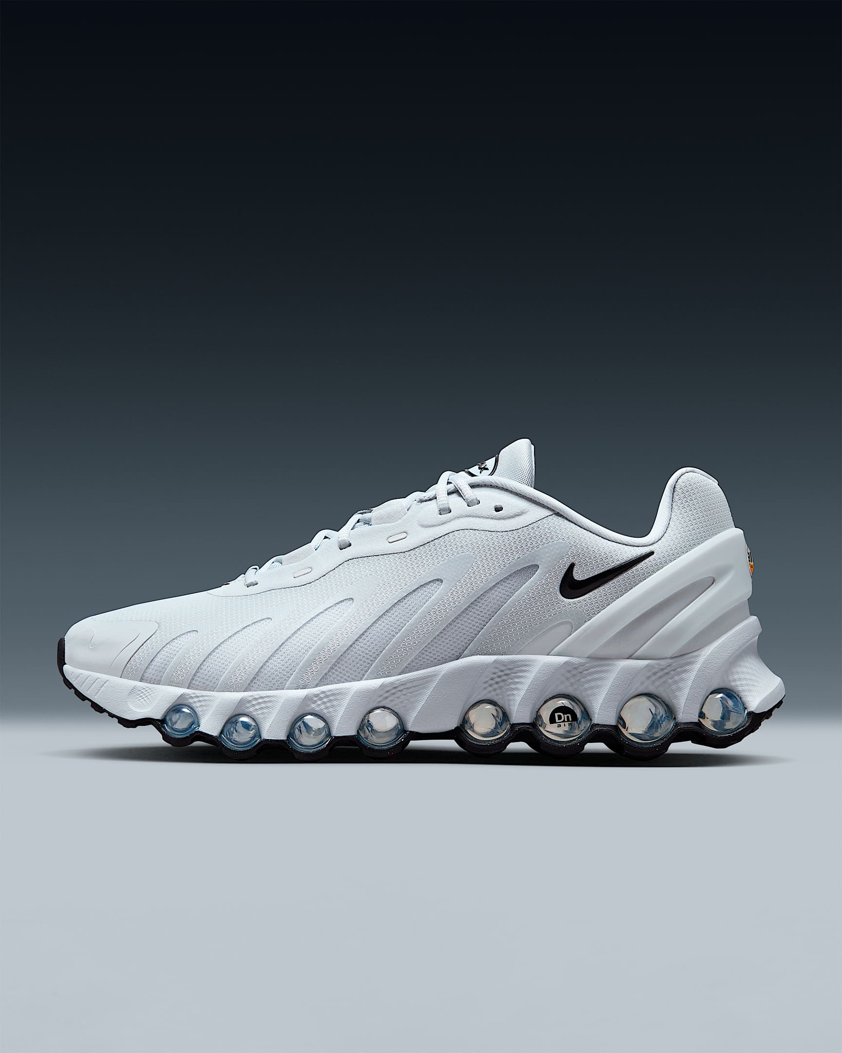 Nike Air Max Dn8 男子运动鞋 - 白金色/白金色/黑/黑