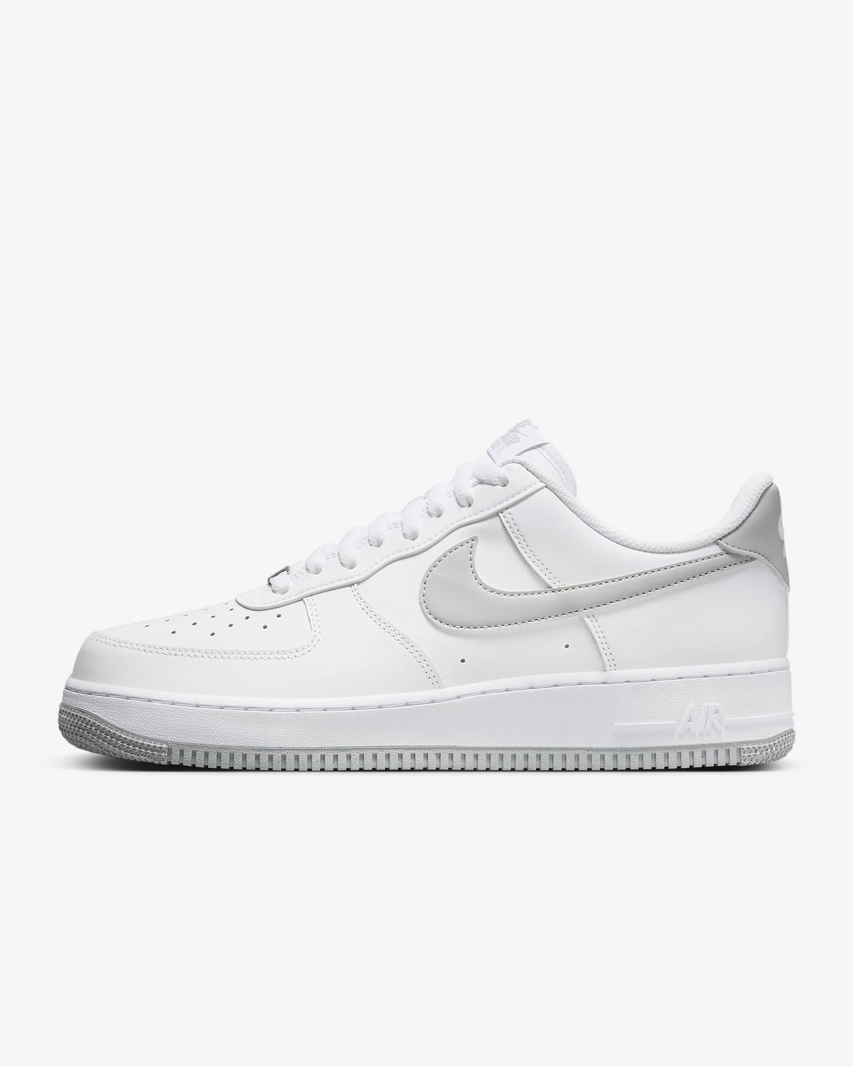 Nike Air Force 1 '07 男子空军一号运动鞋板鞋 - 白色/白色/浅烟灰