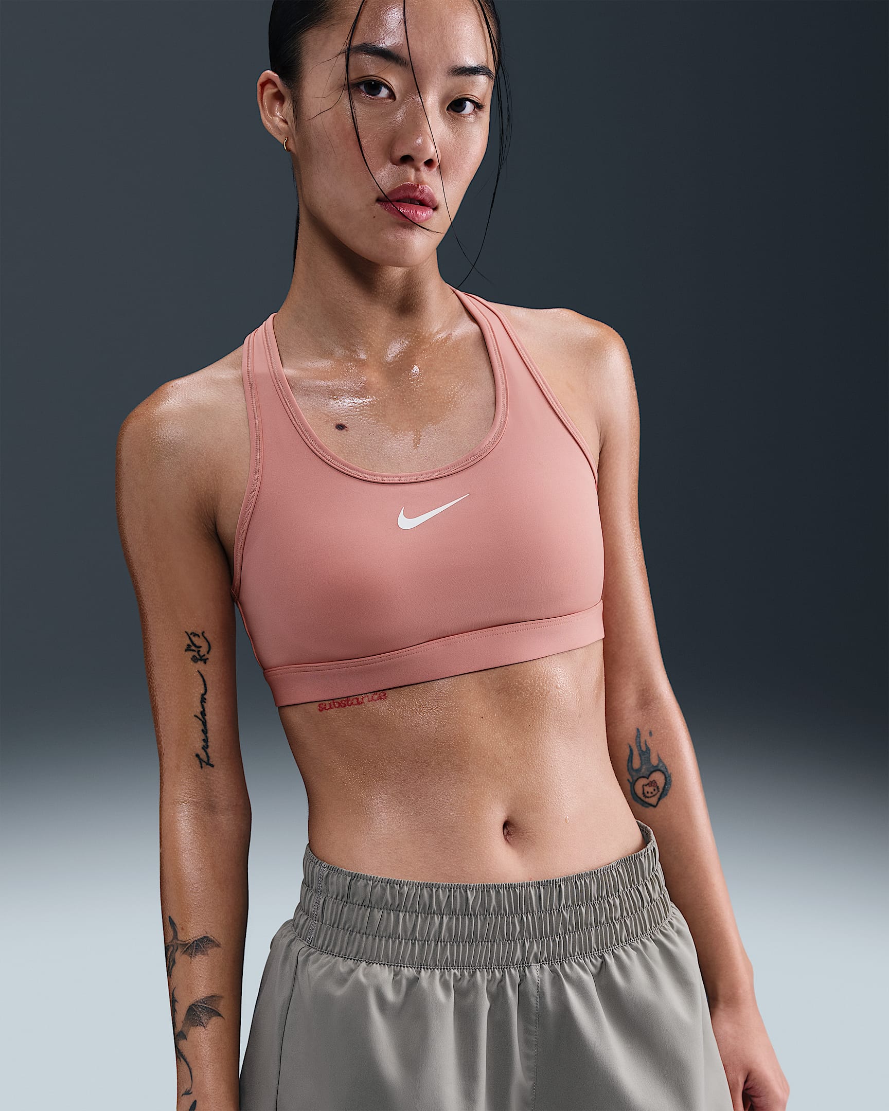 Nike Swoosh 郑钦文同款女子中强度支撑速干衬垫运动内衣 - 锈粉/白色