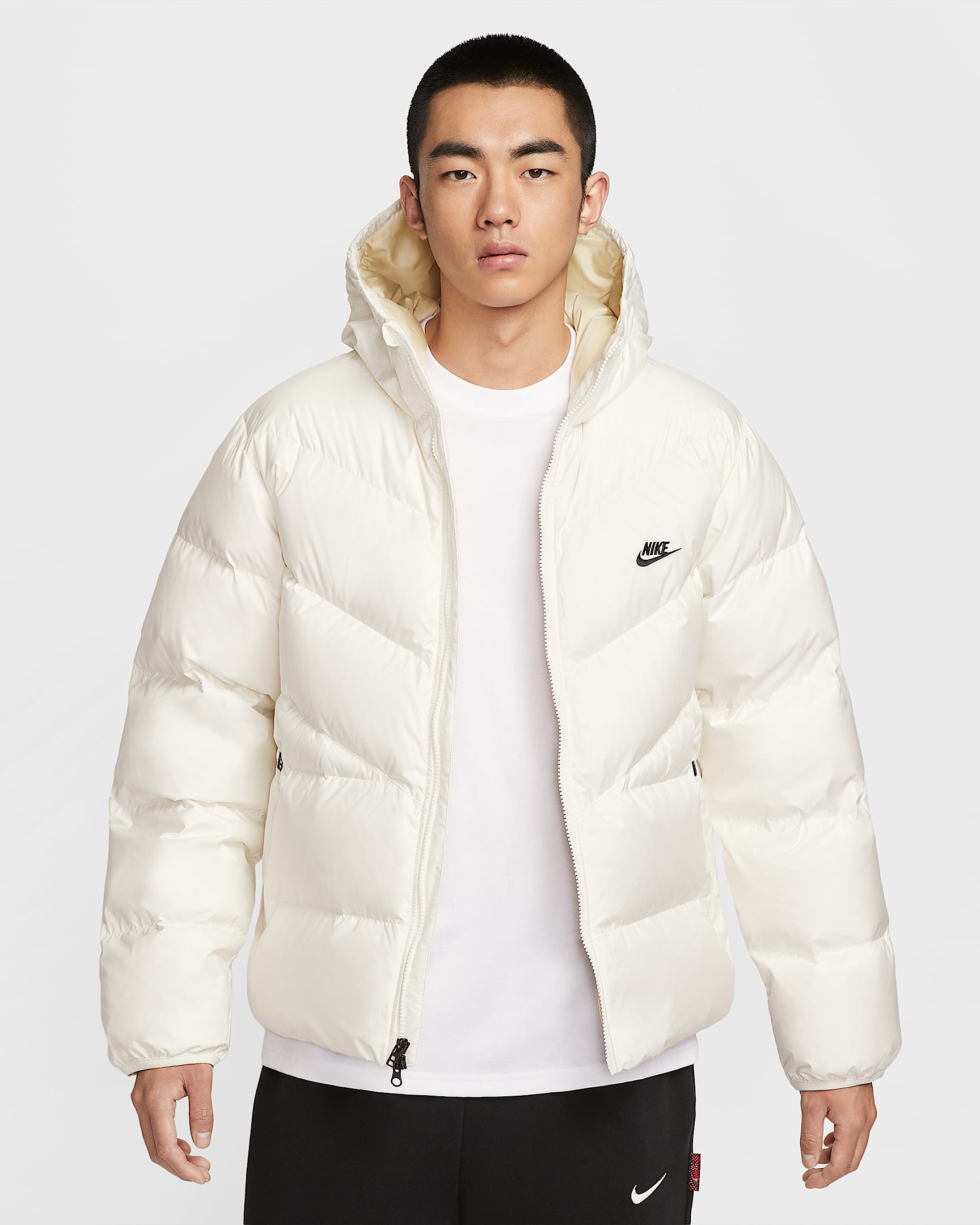 Nike Windrunner Statement 男子拒水羽绒夹克 - 帆白/帆白/黑