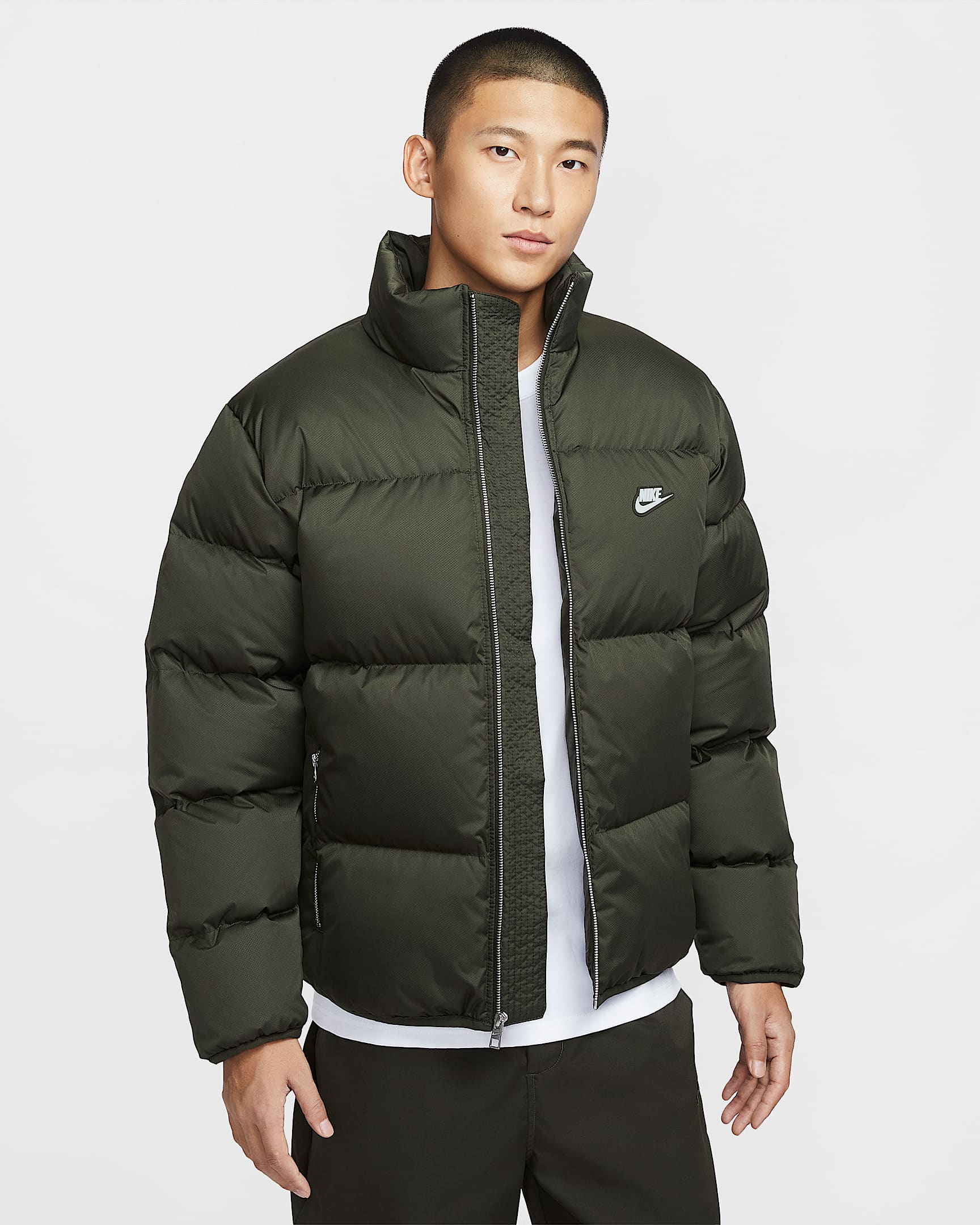 Nike Sportswear Club Therma-FIT 男子宽松羽绒夹克 - 红杉绿