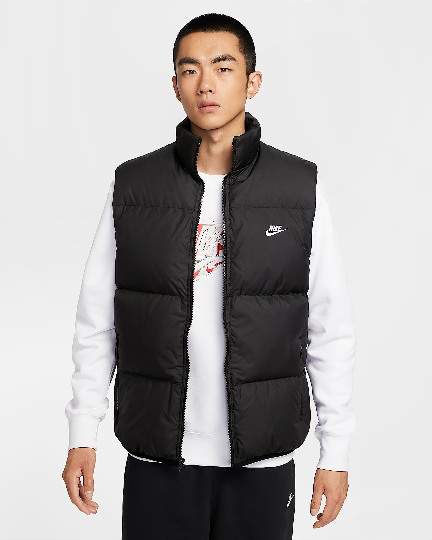 Nike Sportswear Club Therma-FIT 男子拒水羽绒马甲 - 黑/白色