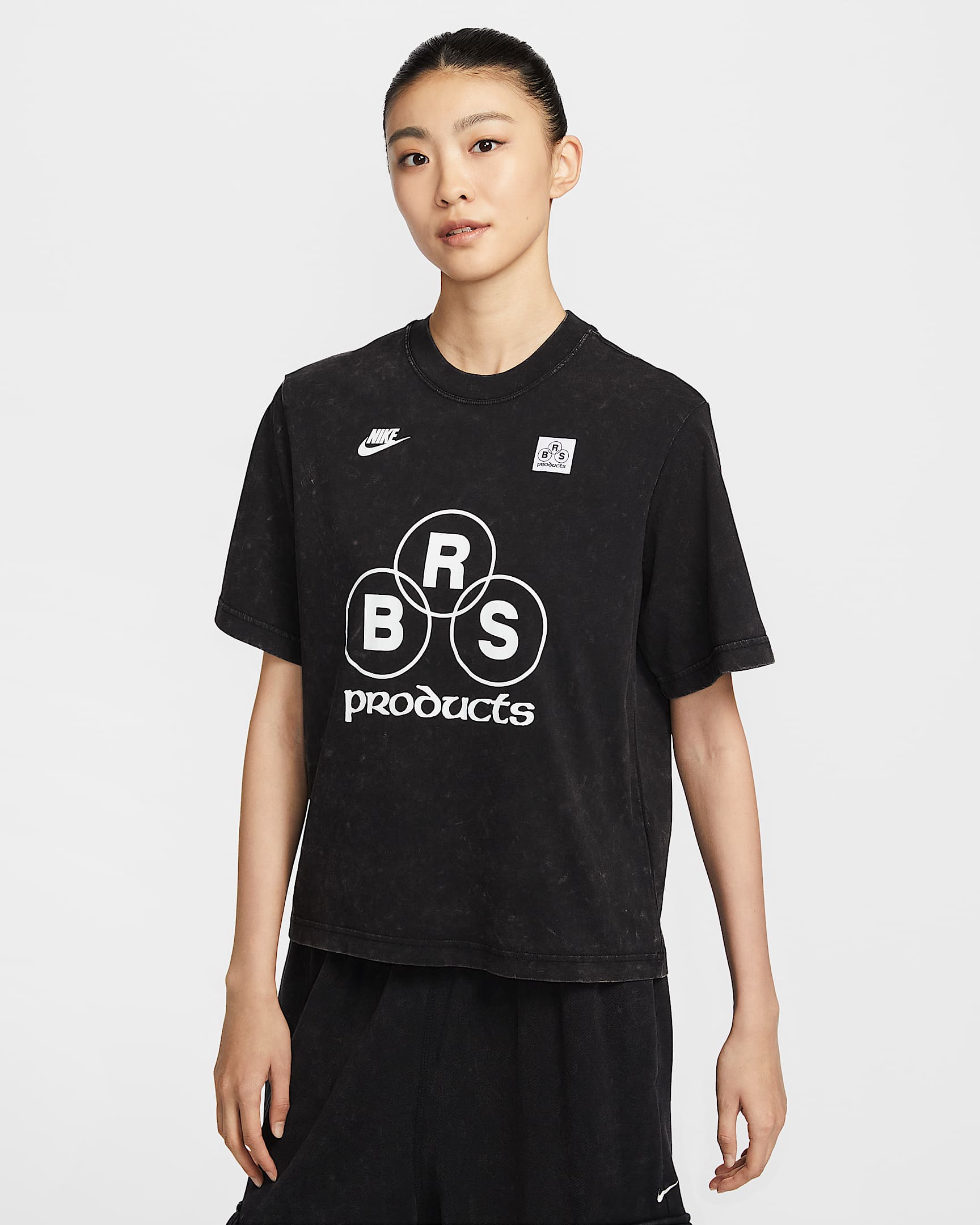 Nike Sportswear 女子T恤 - 黑