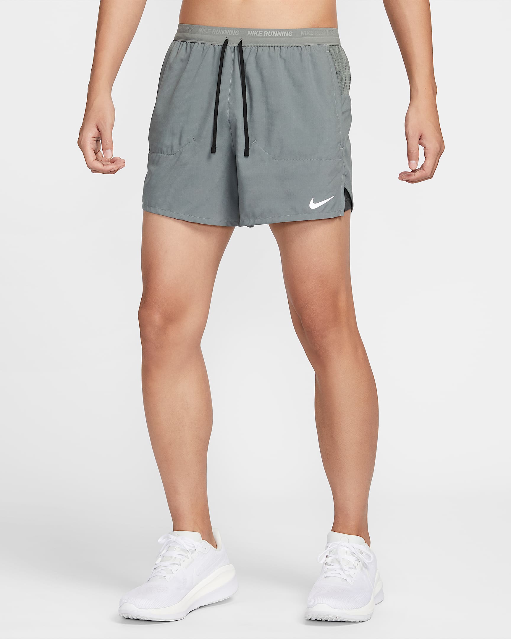 Nike Stride Dri-FIT 男子速干二合一跑步短裤 - 烟灰/暗烟灰/黑