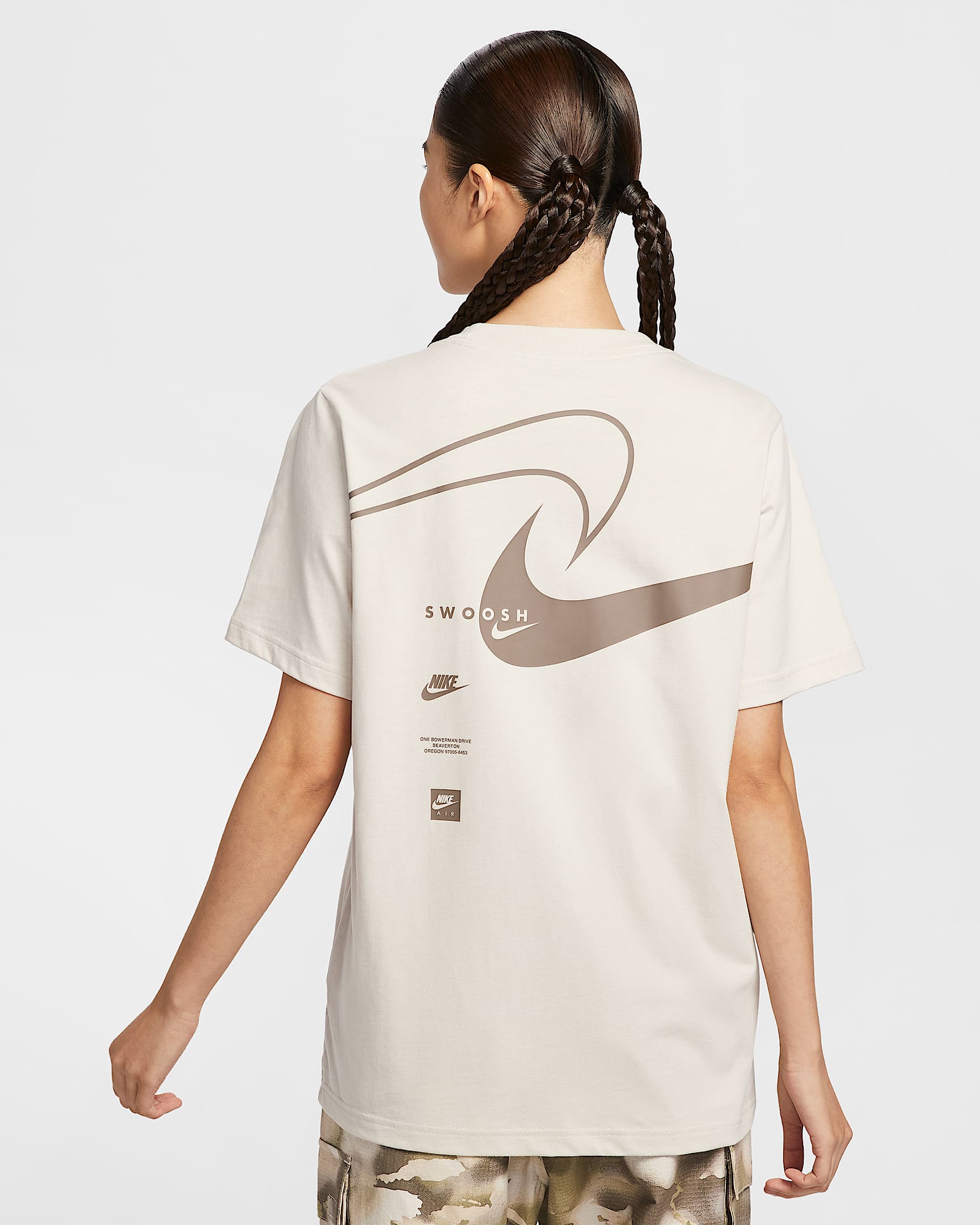 Nike Sportswear Club 女子纯棉短袖T恤 - 浅土褐/貂棕