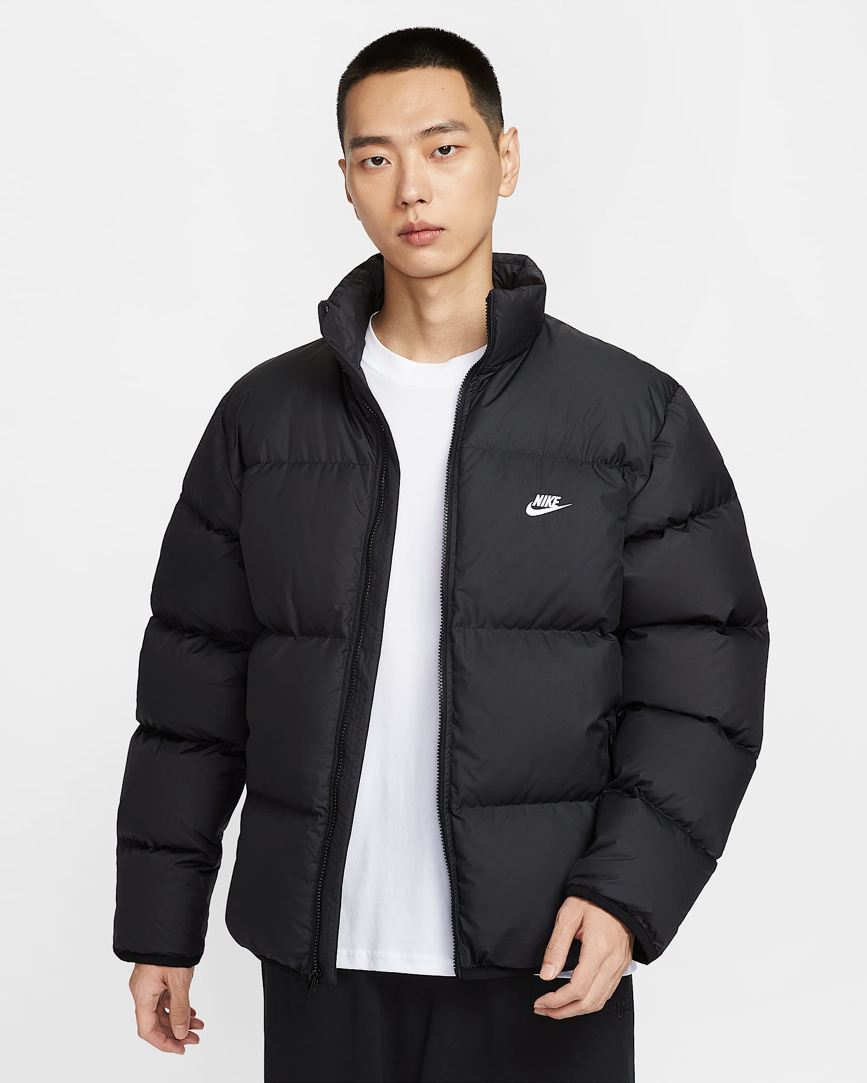 Nike Sportswear Club Therma-FIT 男子拒水羽绒夹克 - 黑/白色