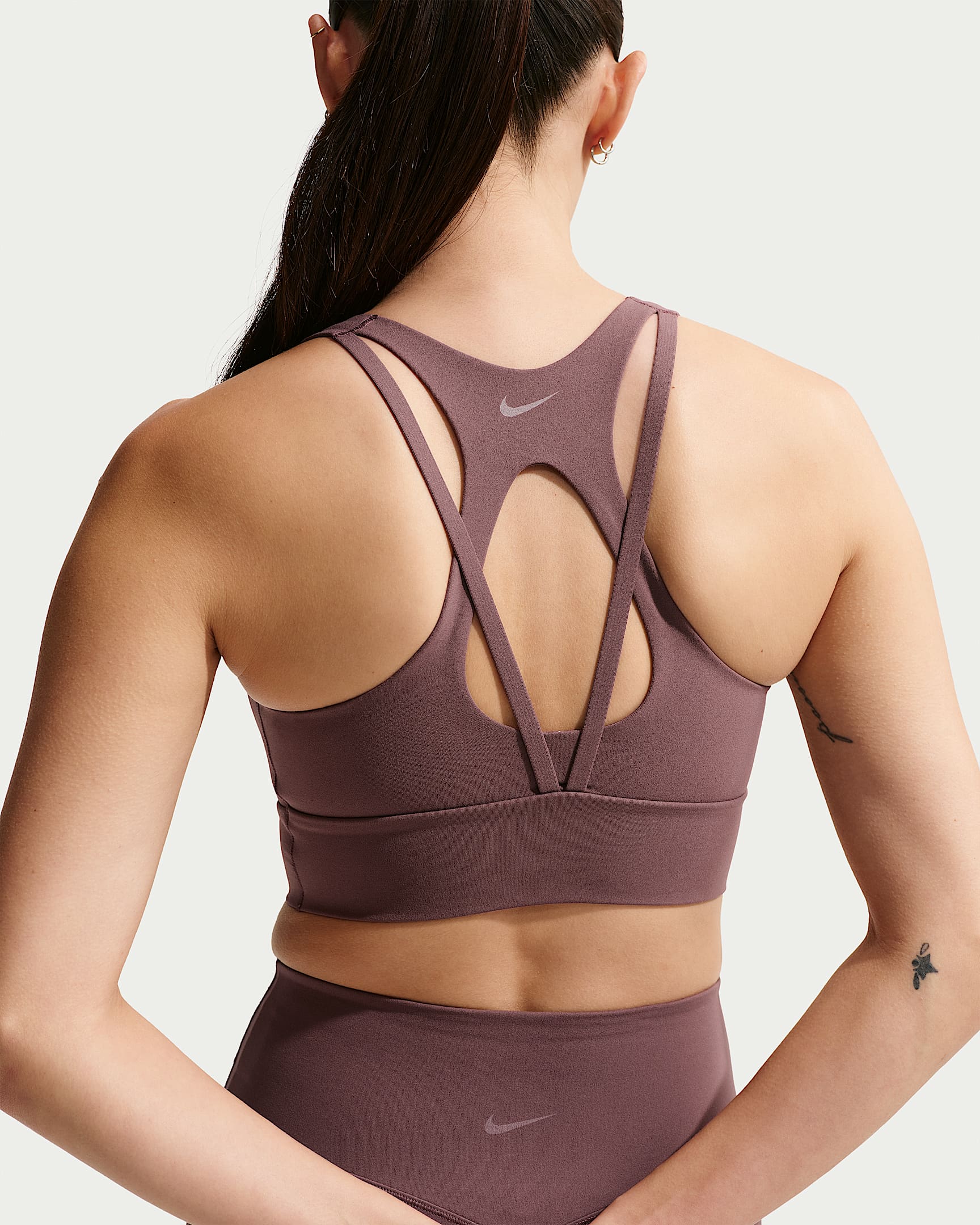 Nike Zenvy 女子低强度支撑速干衬垫长款运动内衣 - 图腾黑紫/白色