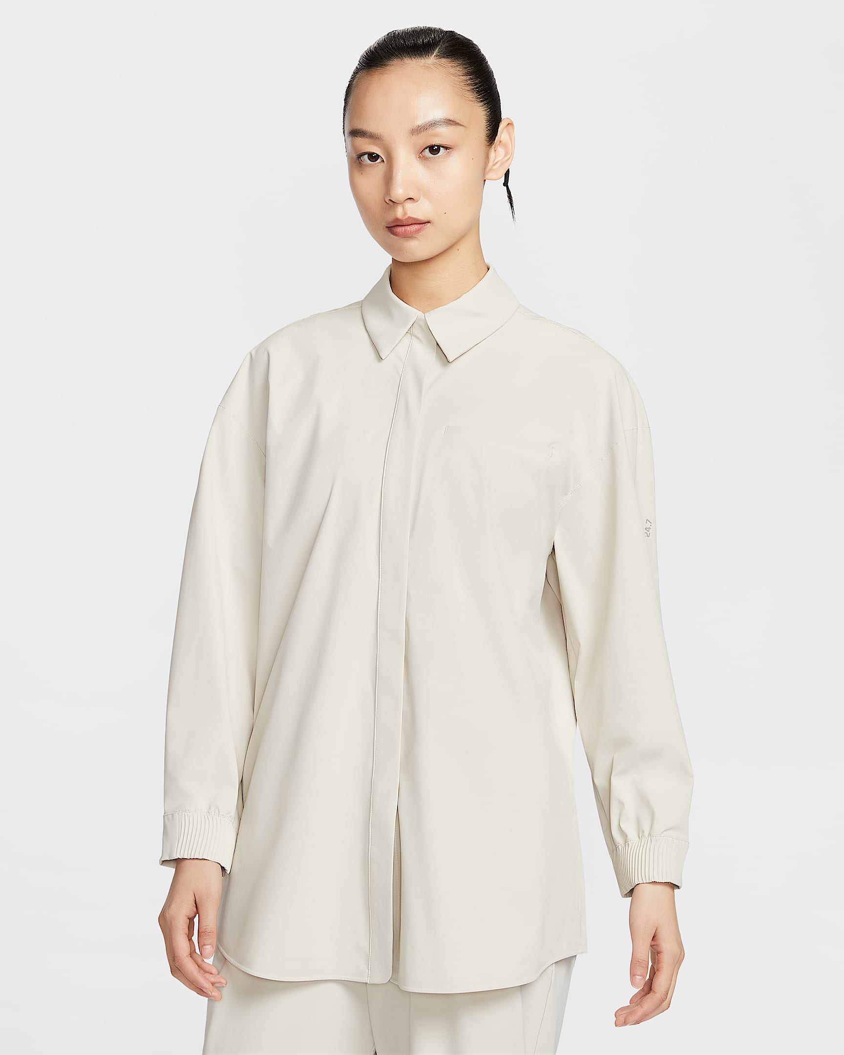 Nike 24.7 PerfectStretch Dri-FIT 女子 Oversize 风速干长袖上衣 - 浅土褐/浅铁矿石灰