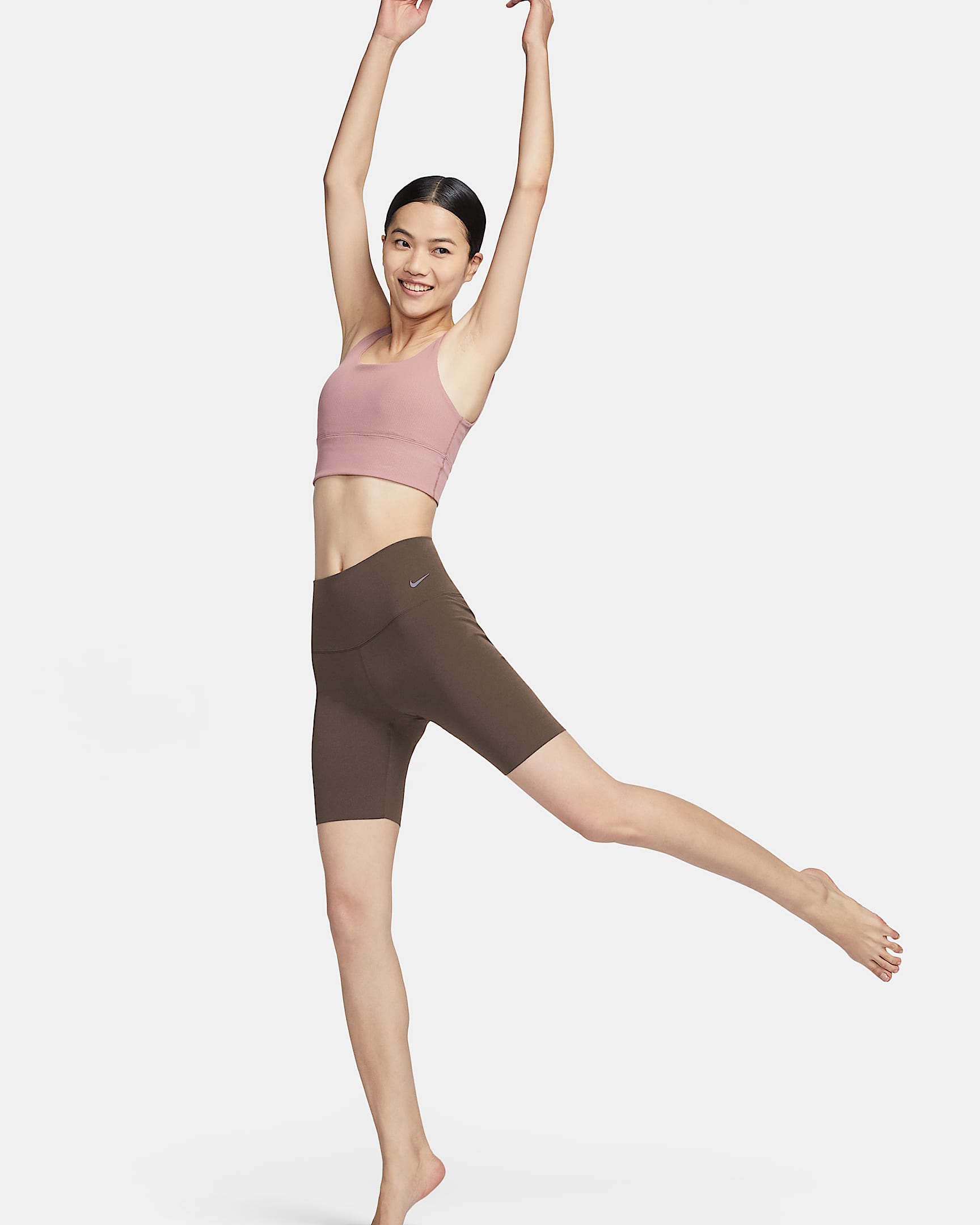 Nike Zenvy 女子低强度包覆速干柔软高腰四分骑行短裤 - 巴洛克棕/黑