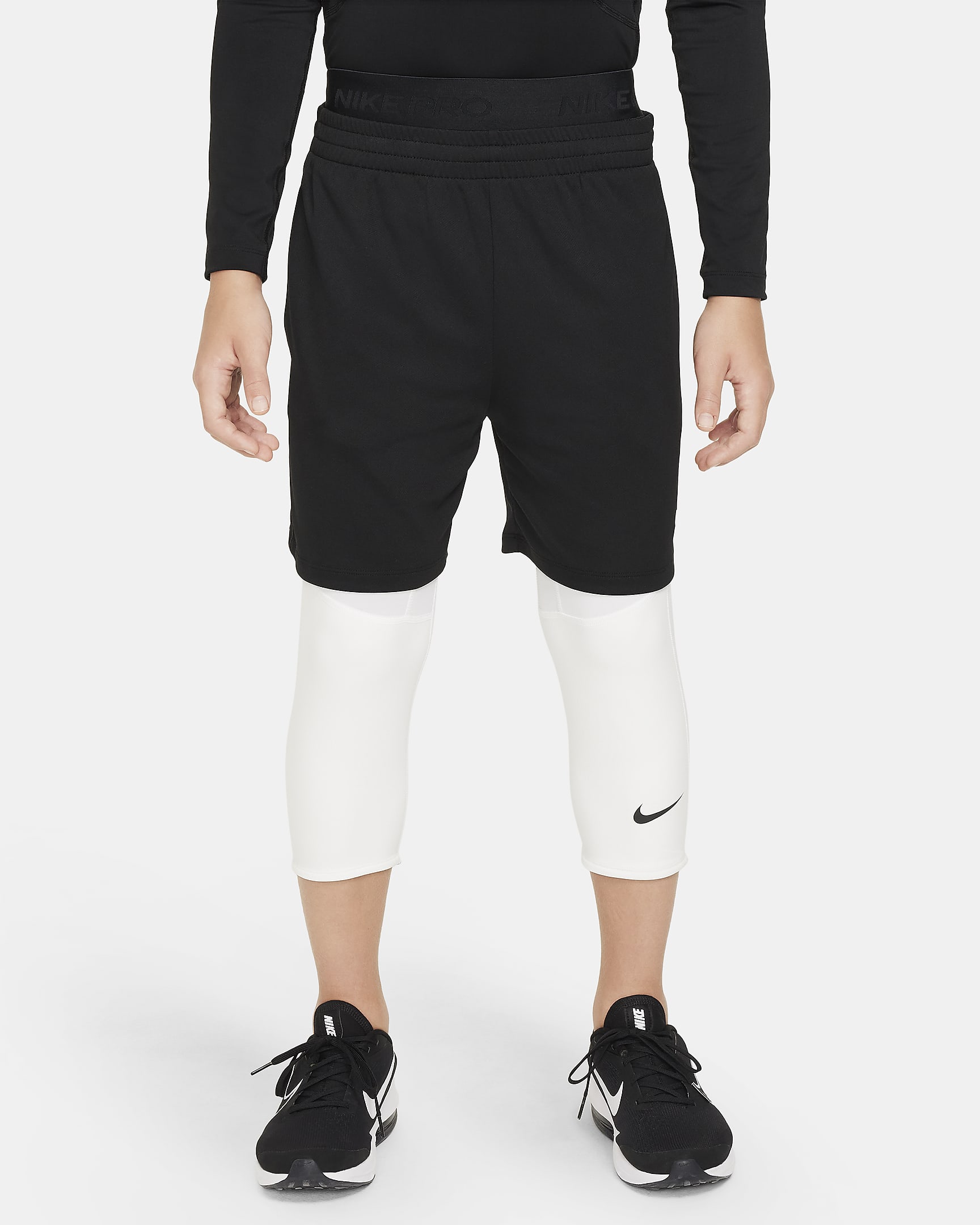 Nike Pro Dri-FIT 大童（男孩）速干训练七分紧身裤 - 白色/白色/黑