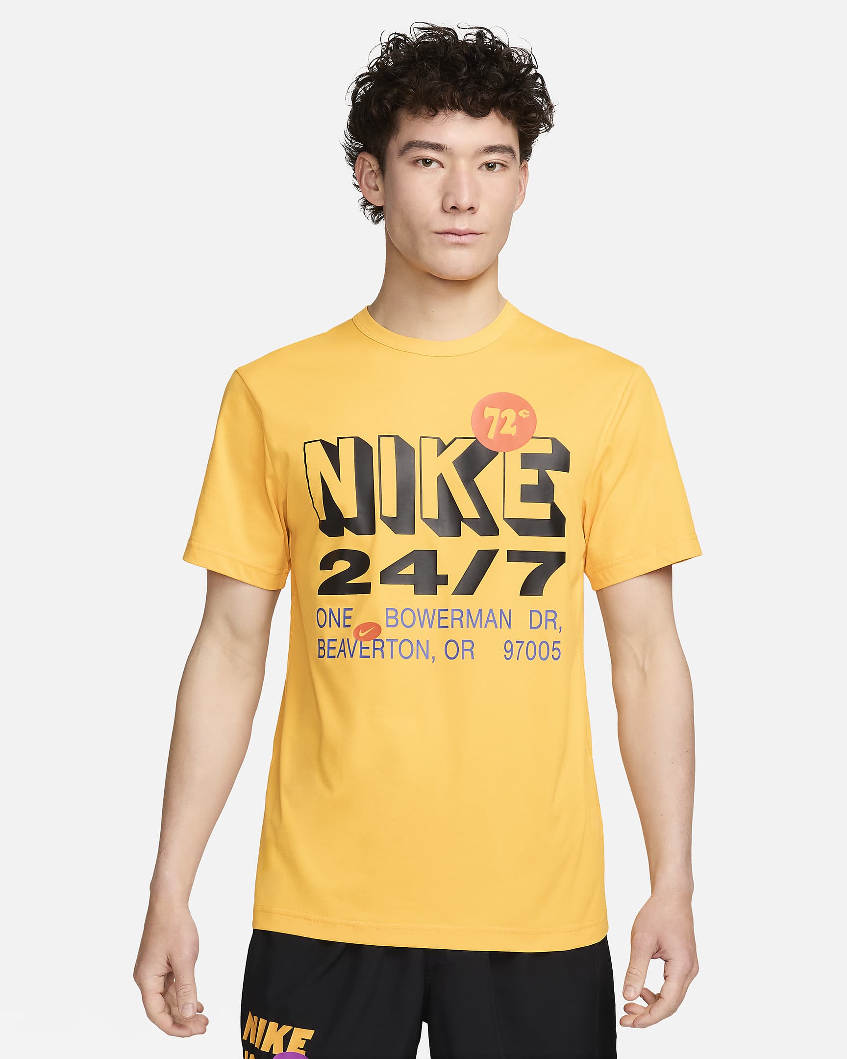 Nike Hyverse Dri-FIT 男子防晒速干短袖训练上衣 - 日晷黄