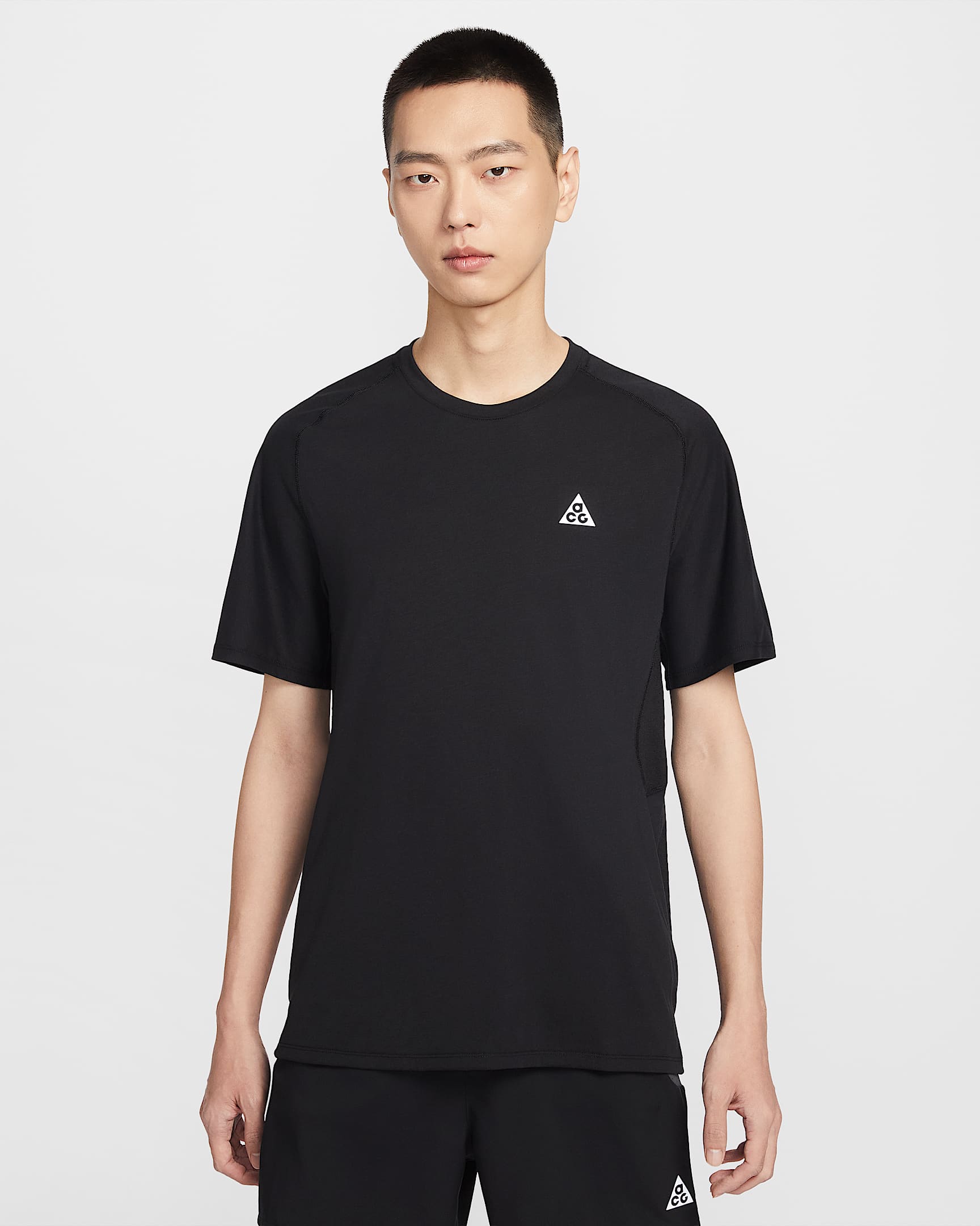 Nike ACG "Solar Chase" Dri-FIT ADV  男子速干越野短袖跑步上衣 - 黑/黑/山峰白