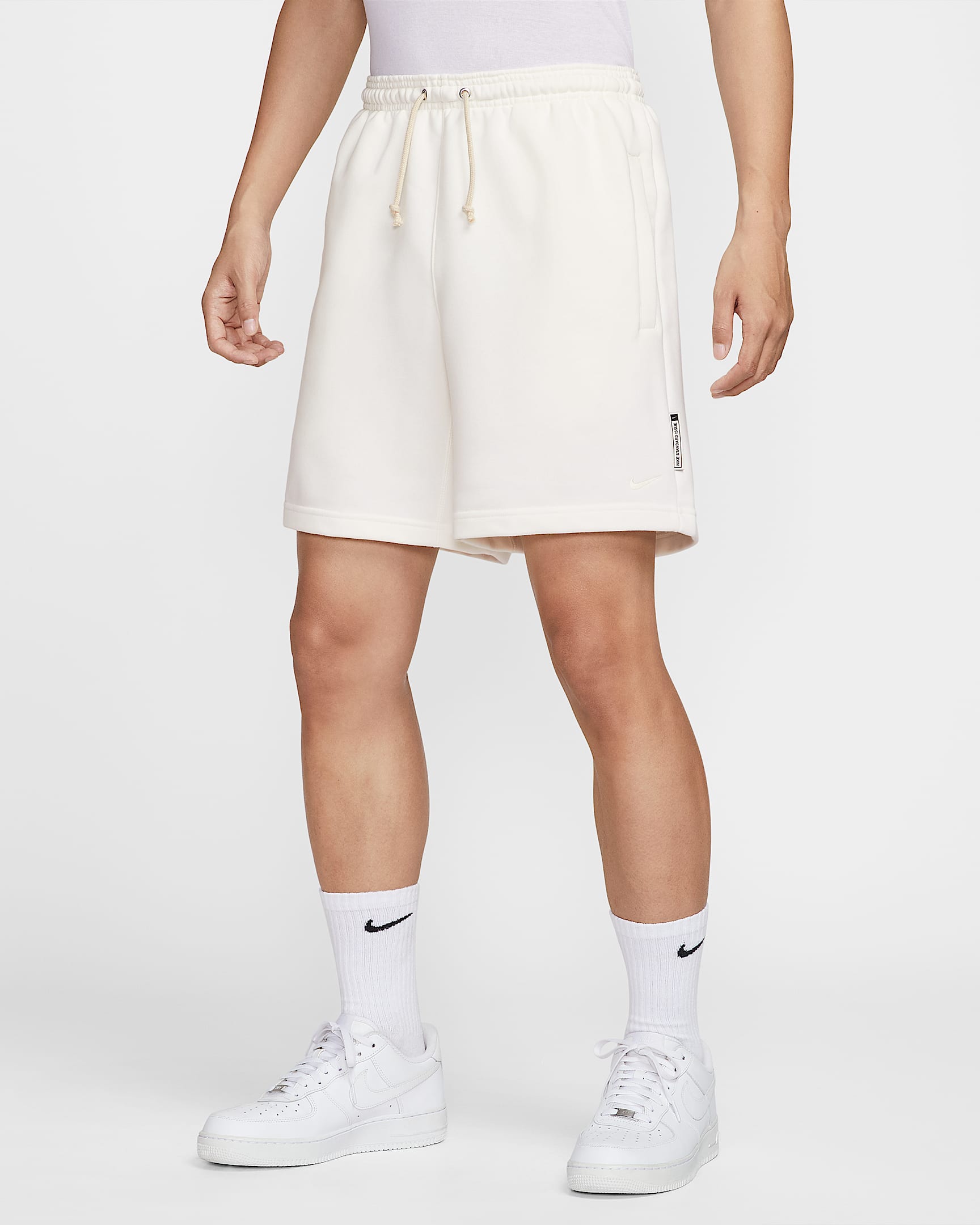 Nike Standard Issue Dri-FIT 男子透气速干针织篮球短裤 - 帆白/淡象牙白