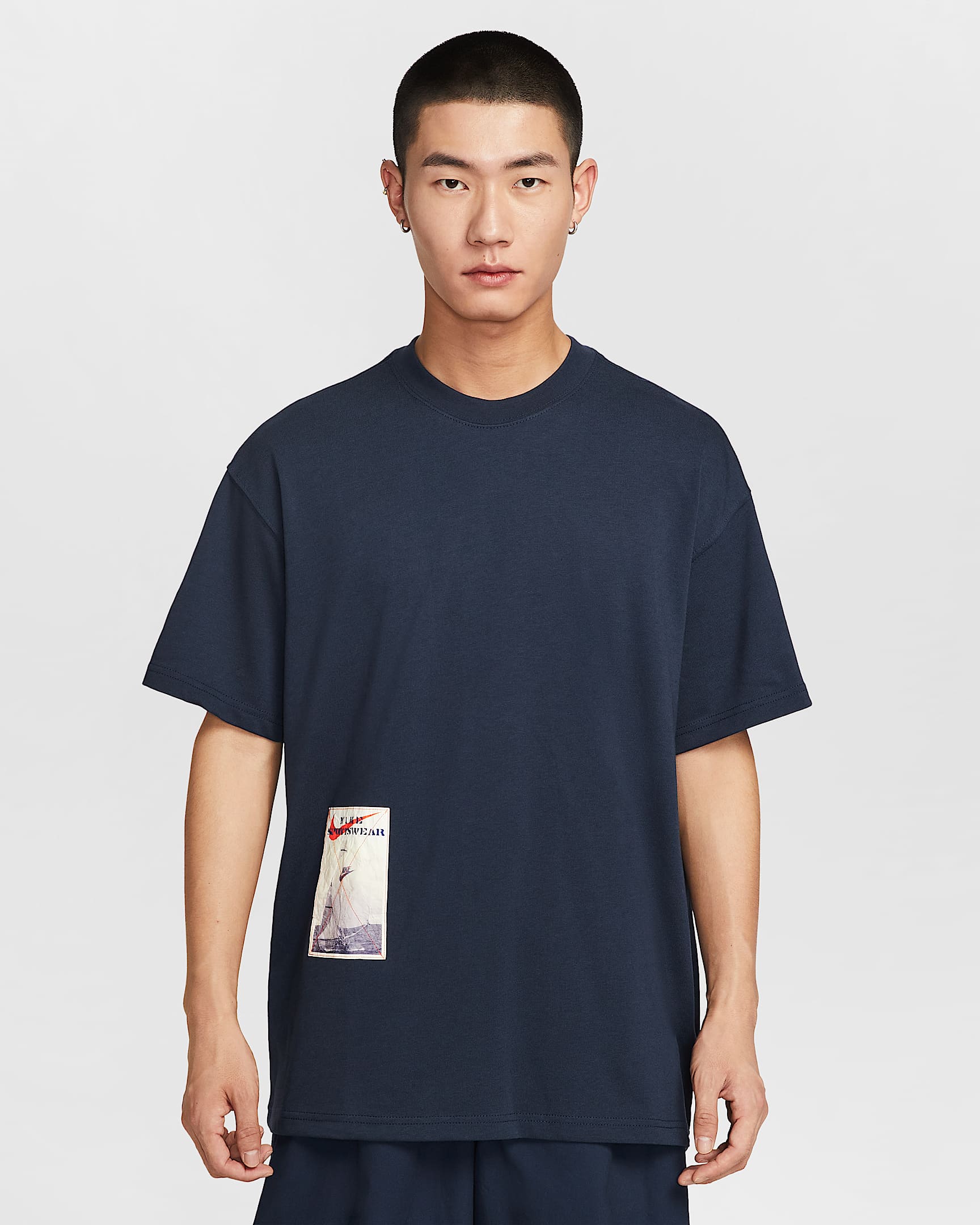 Nike Sportswear 男子T恤 - 黑曜石色