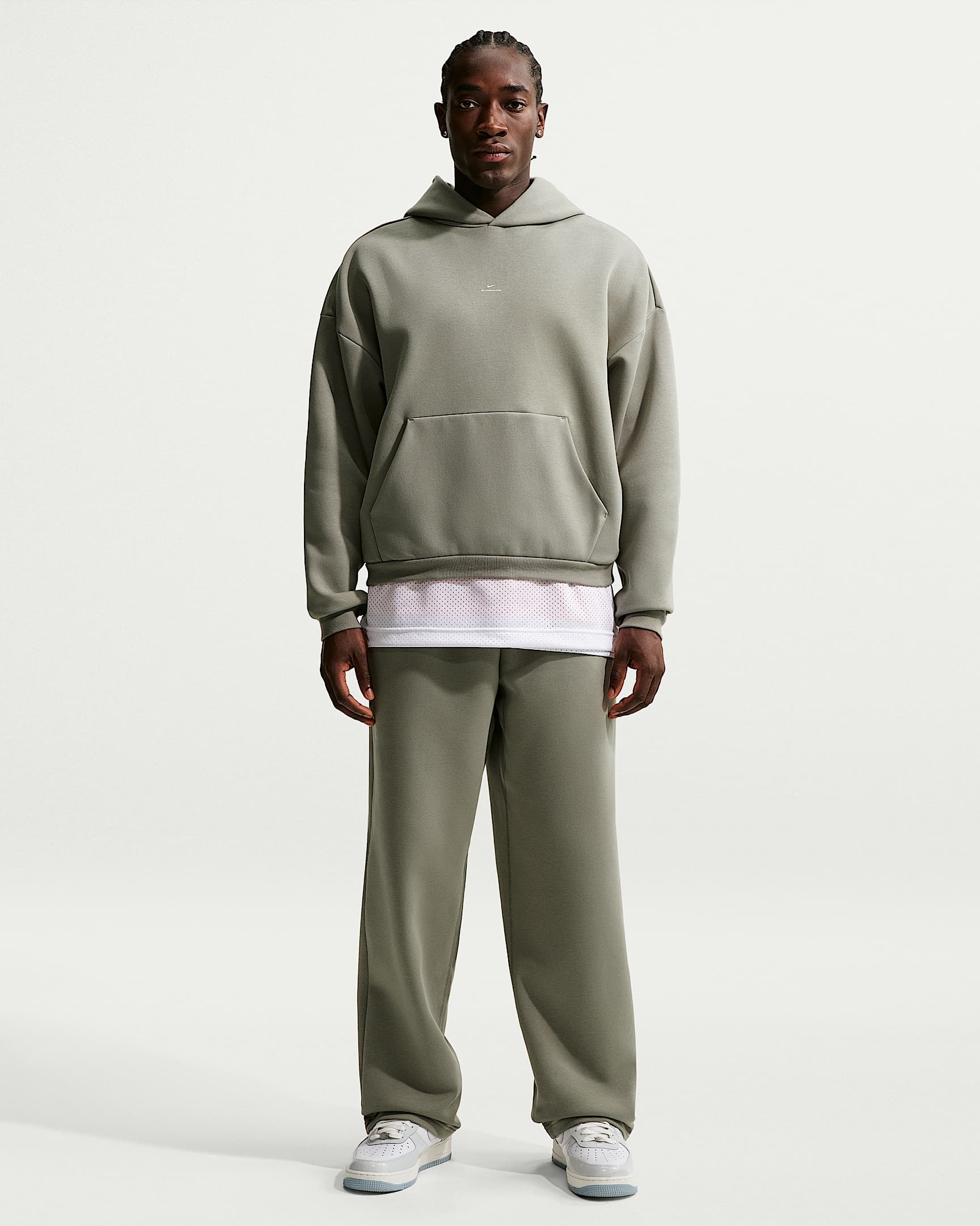 Nike Standard Issue Therma-FIT 耐克篮球小标系列男子加绒直筒篮球长裤 - 暗泥灰/淡象牙白