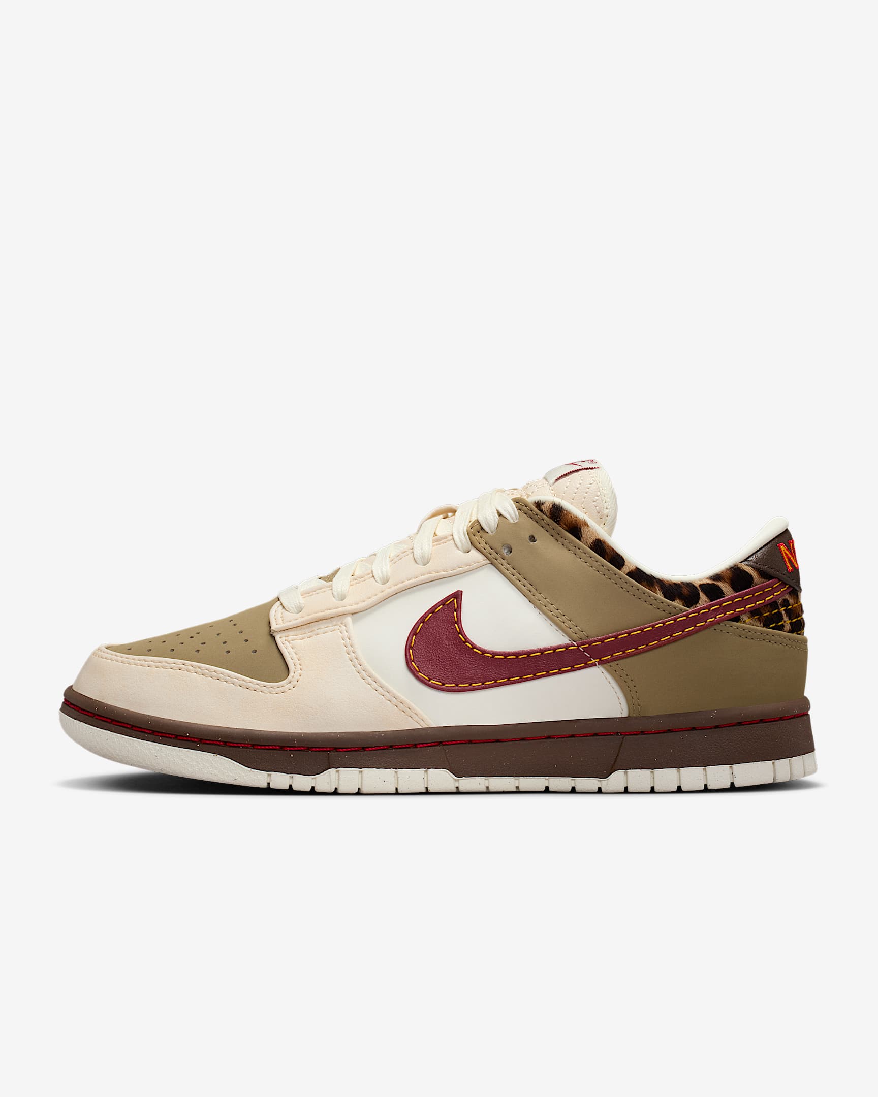 Nike Dunk Low 女子运动鞋 - 卡其/巴洛克棕/珍珠白/队红