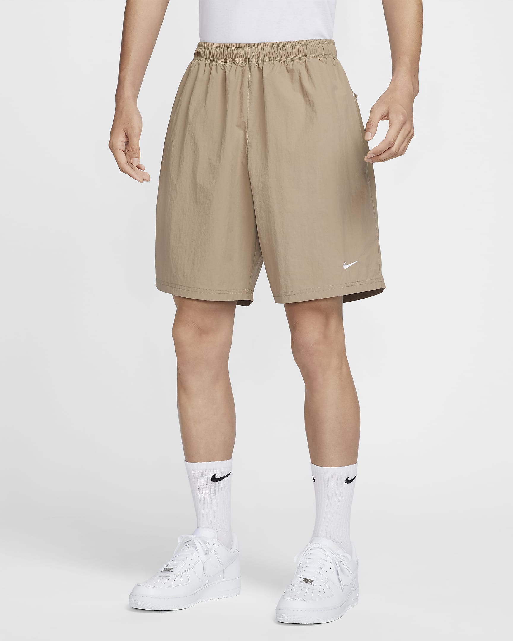 Nike Solo Swoosh 男子梭织短裤 - 卡其/白色