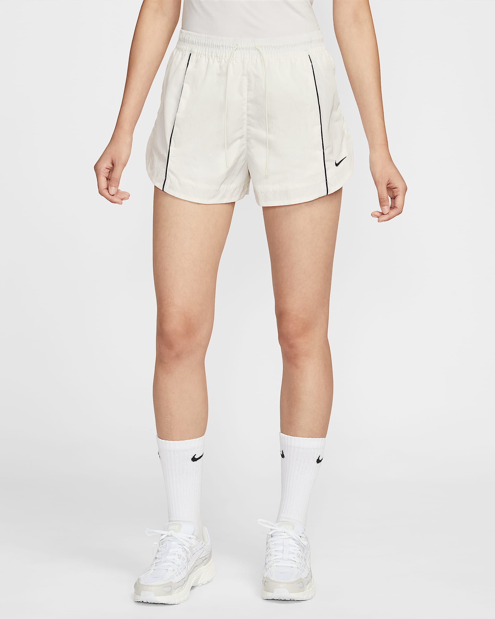 Nike Windrunner 郑钦文同款女子中腰梭织短裤 - 帆白/深藏青/深藏青