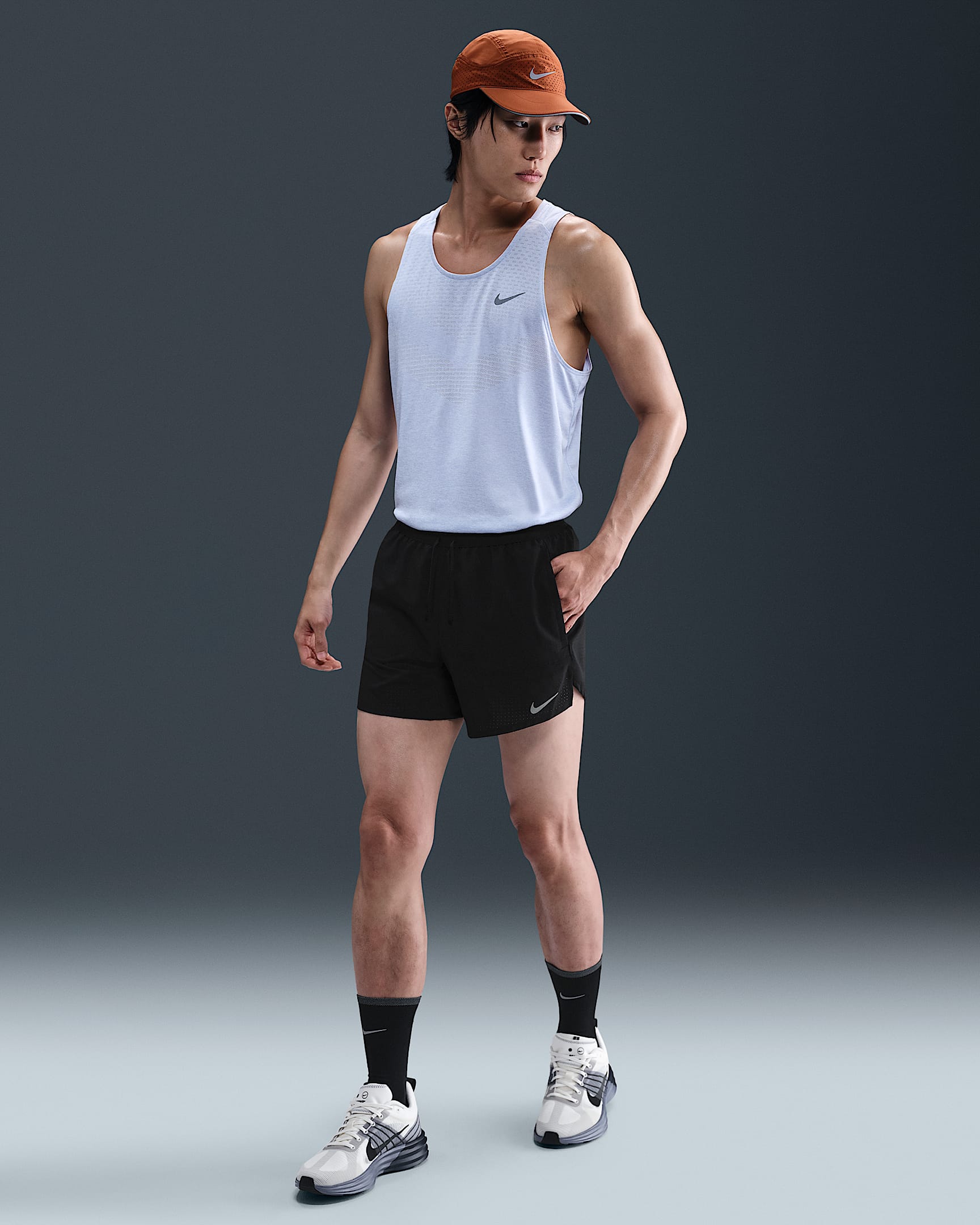 Nike Stride Dri-FIT 男子速干打孔跑步短裤（含衬裤） - 黑/黑/黑