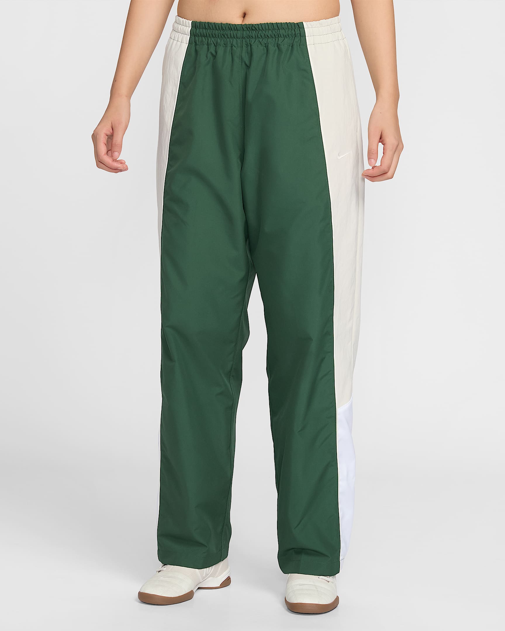 Nike Sportswear 女子 Oversize 风中腰运动裤 - 冷杉绿/浅骨色/白色/帆白