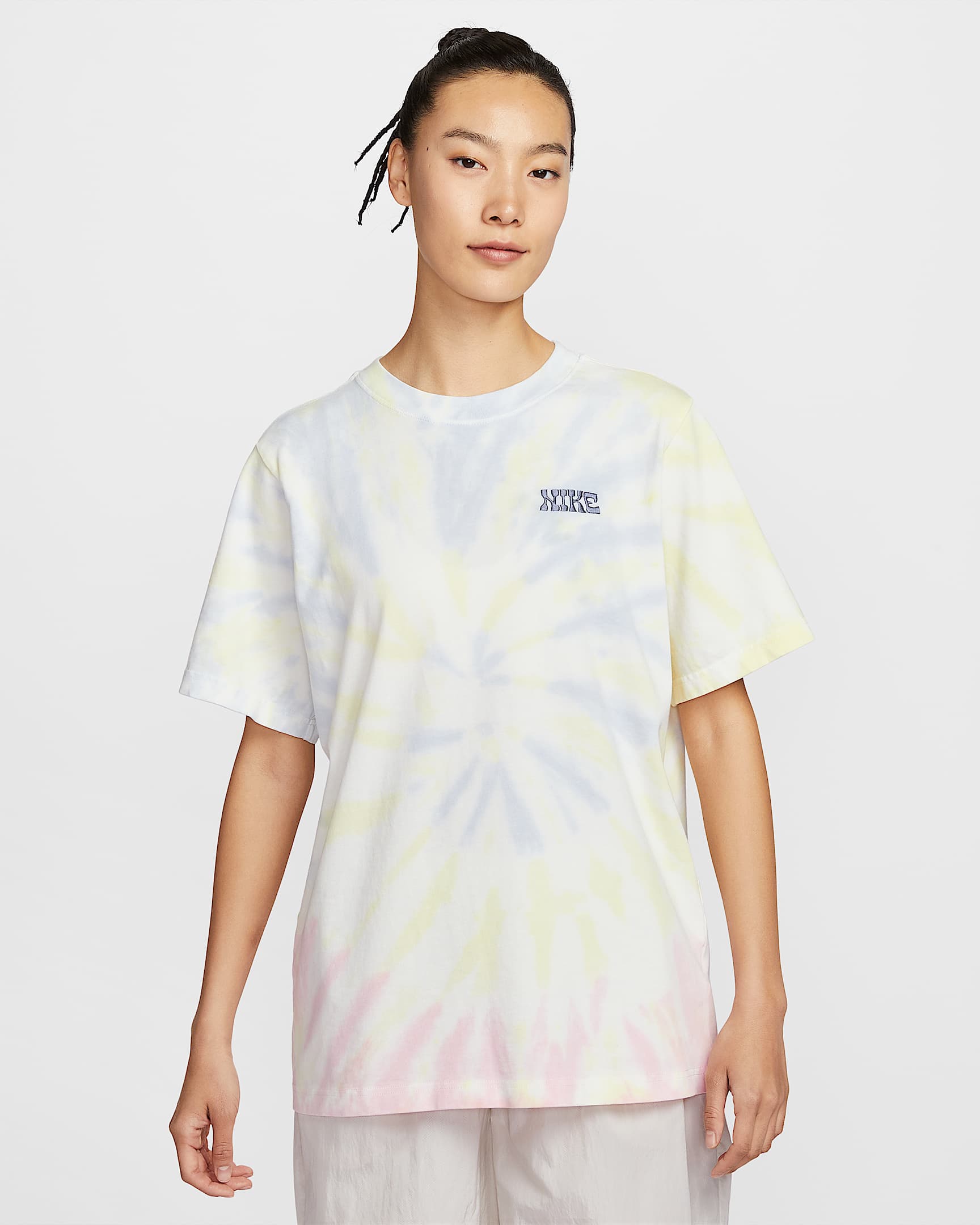 Nike Sportswear 夏日轻醒系列女子扎染风T恤 - 白色