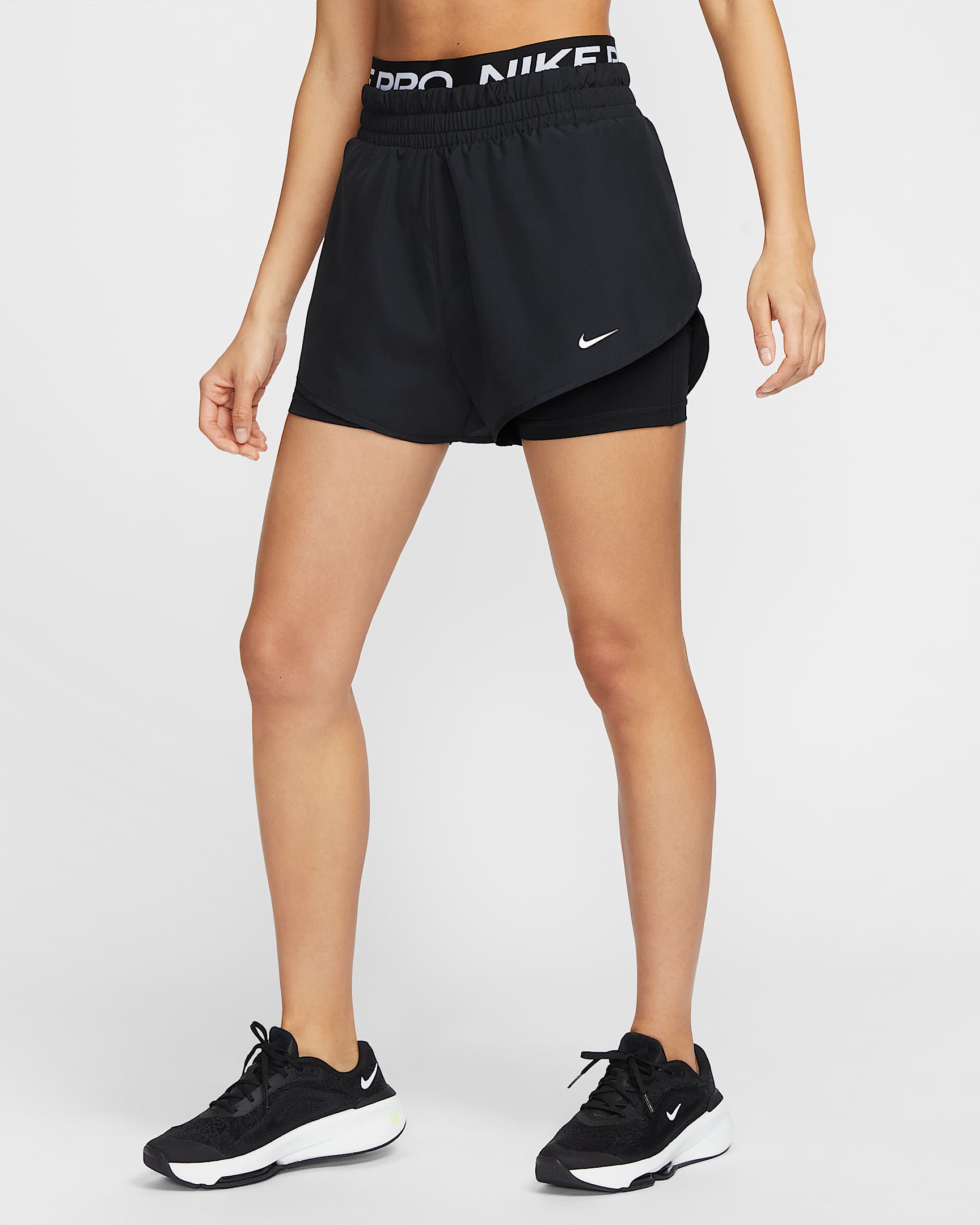 Nike Pro Dri-FIT 女子速干训练二合一短裤 - 黑/白色/白色
