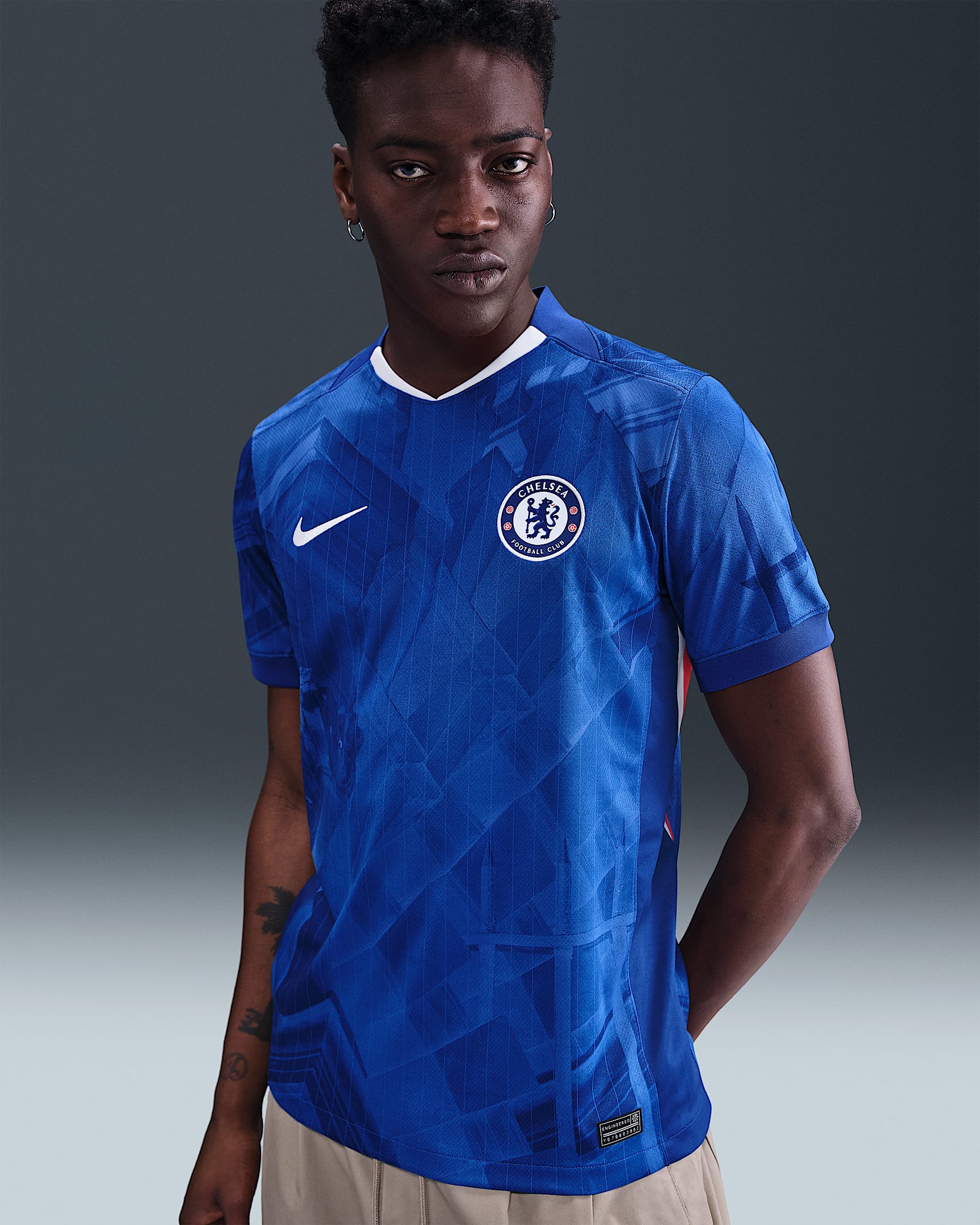 2025/26 赛季切尔西主场球迷版 Nike Dri-FIT 男子速干足球球衣 - 灯草蓝/白色/速度红/白色