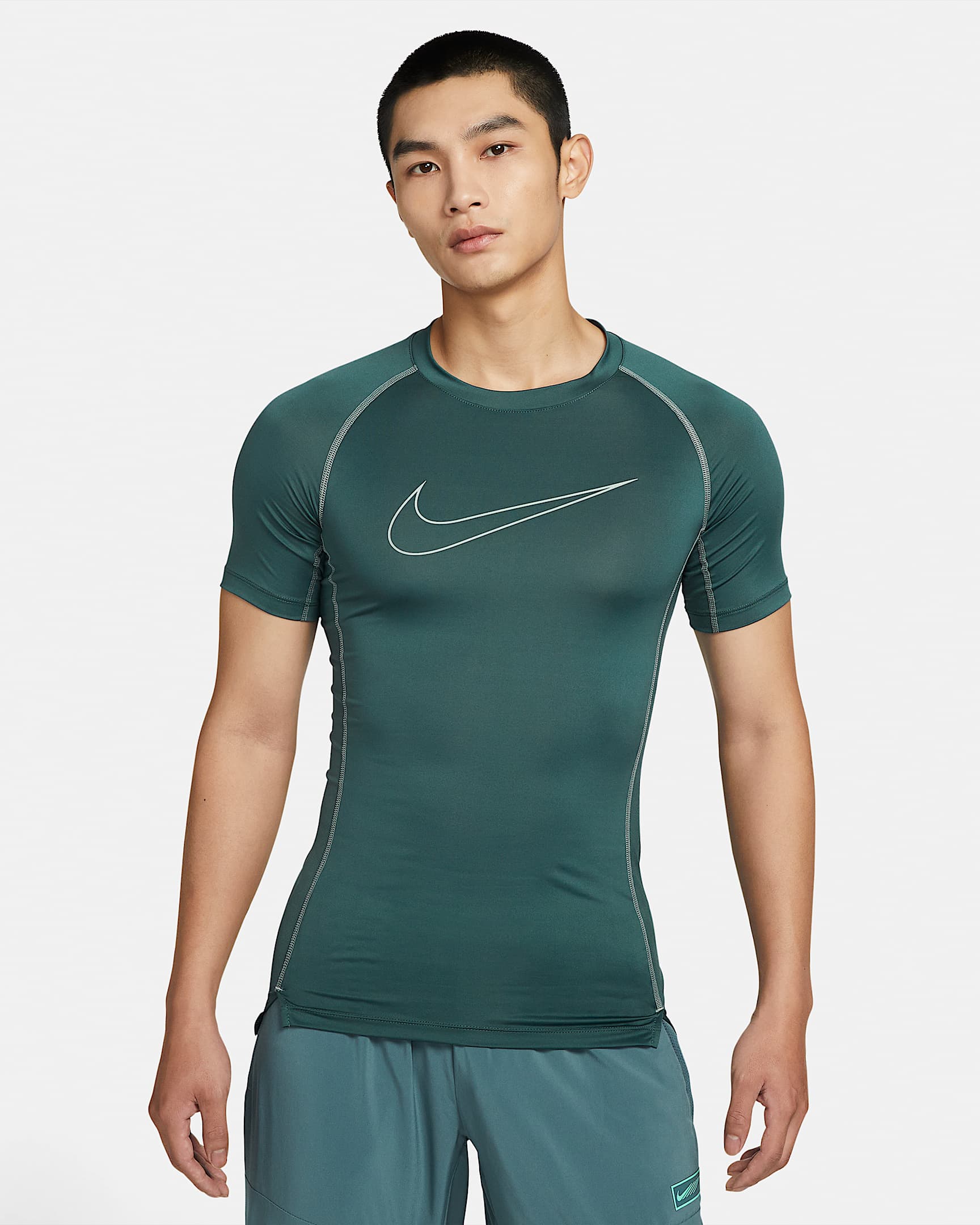Nike Pro Dri-FIT 男子速干紧身短袖训练上衣 - 褪色杉木绿/云母绿/云母绿
