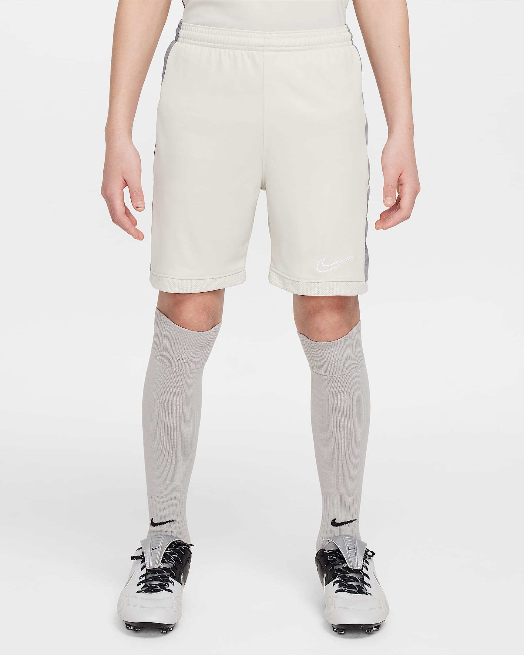 Nike Academy Dri-FIT 大童速干足球短裤 - 浅骨色/冷灰/白色