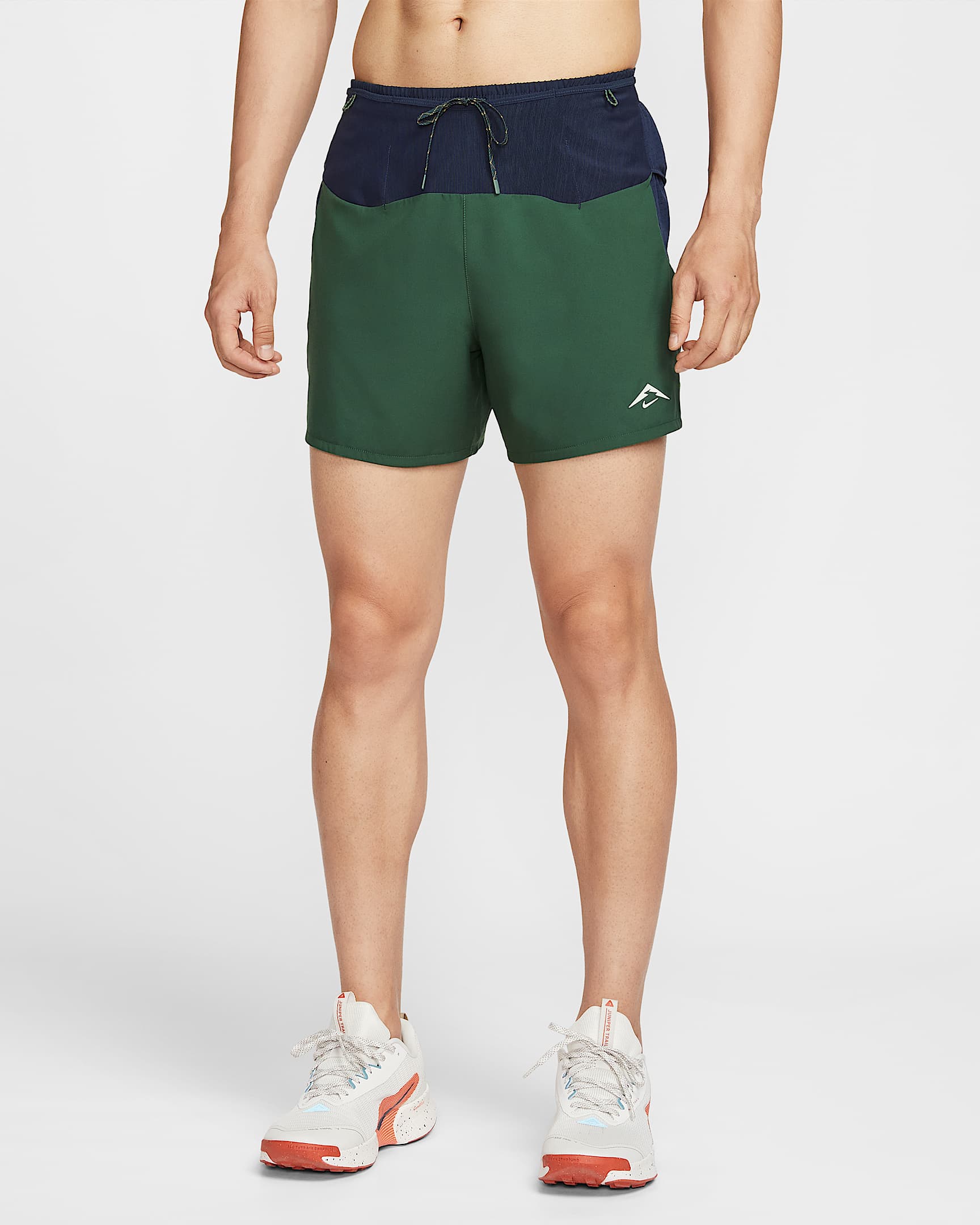 Nike Trail Second Sunrise Dri-FIT ADV 男子速干越野跑步短裤(含衬裤) - 冷杉绿/黑曜石色/黄褐色/山峰白