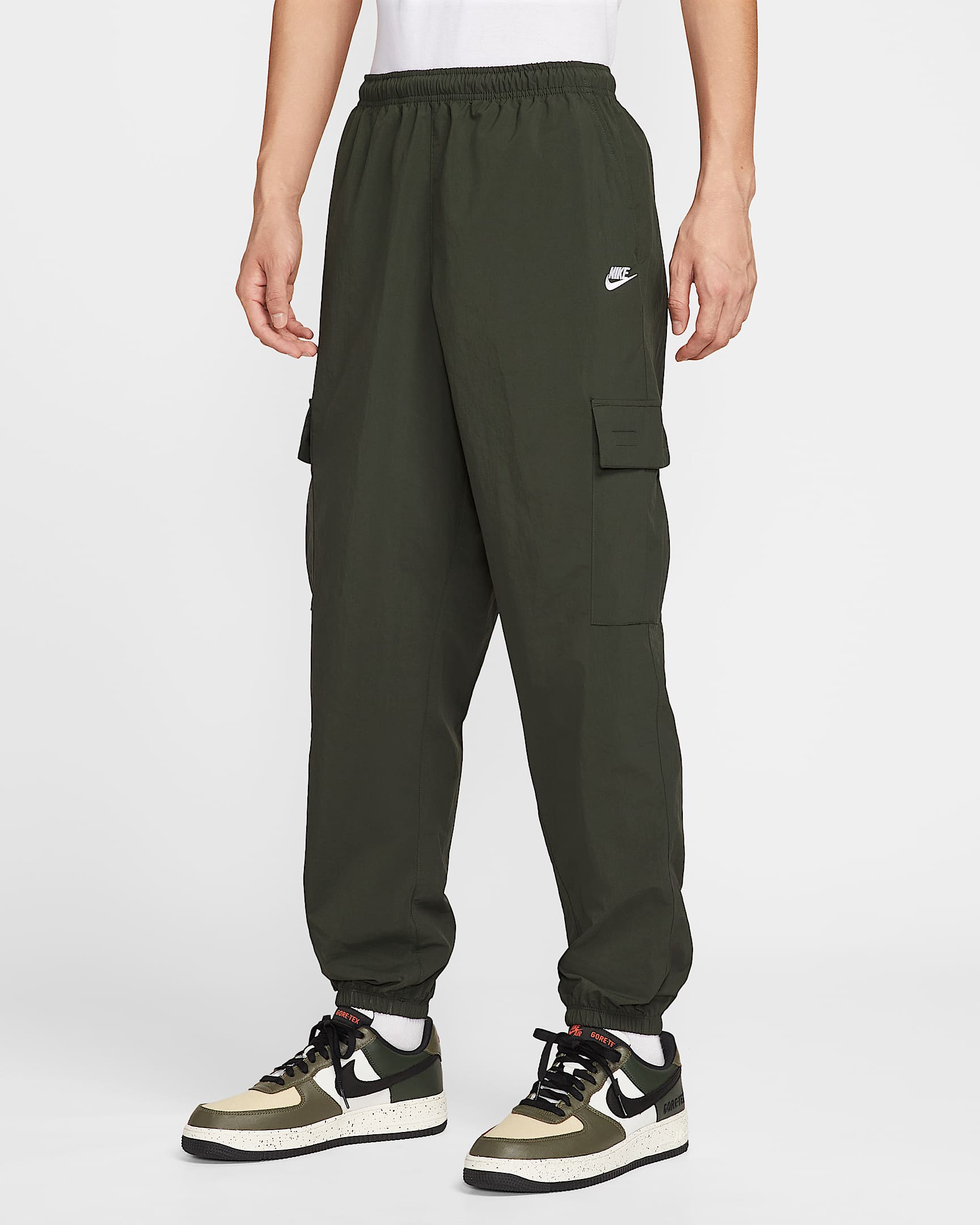 Nike Club 男子梭织工装长裤 - 红杉绿/白色